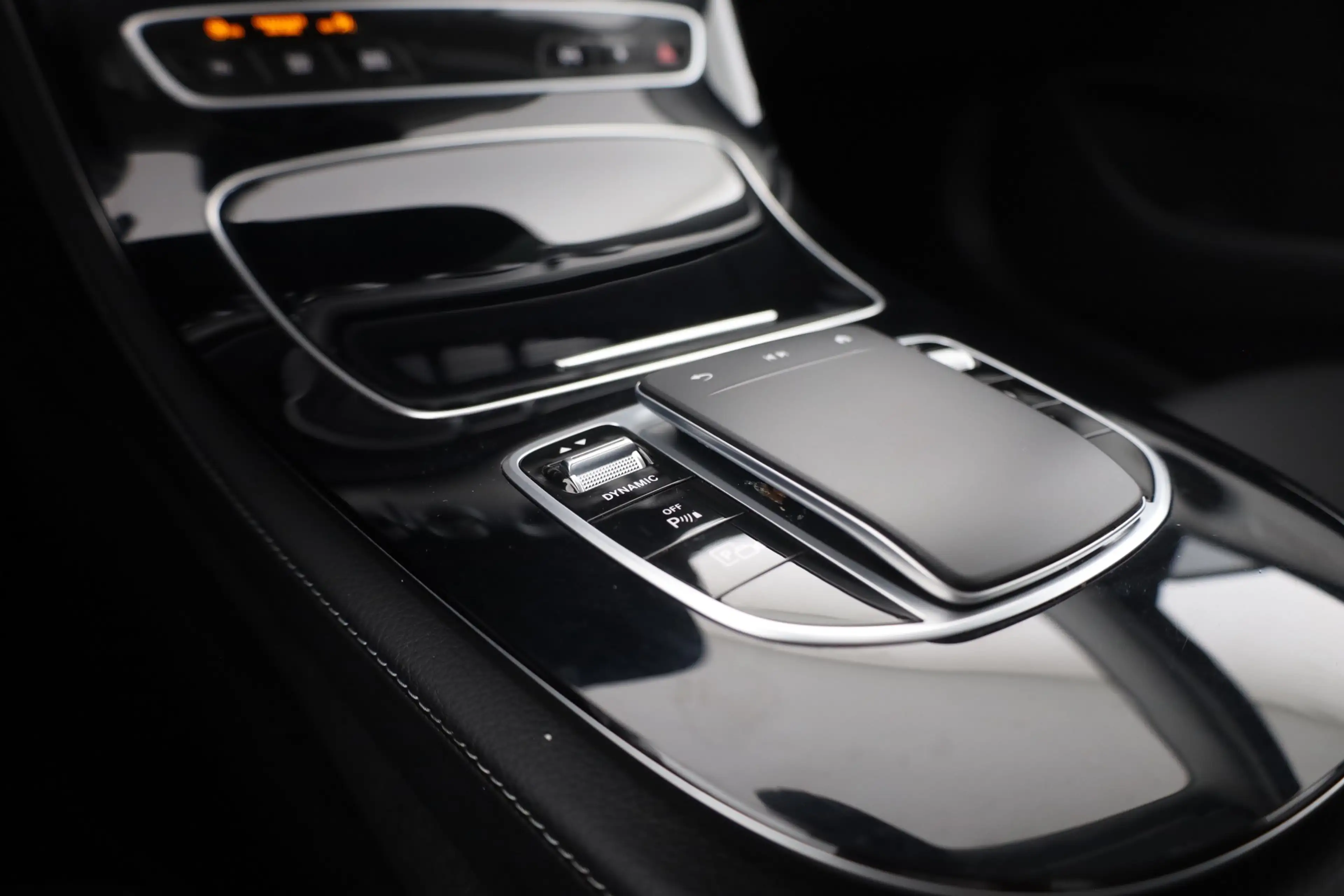 Mercedes-Benz E 300 E300 de T 9G-Tronic LED Navi Sitzheizung Kamera — photo 14