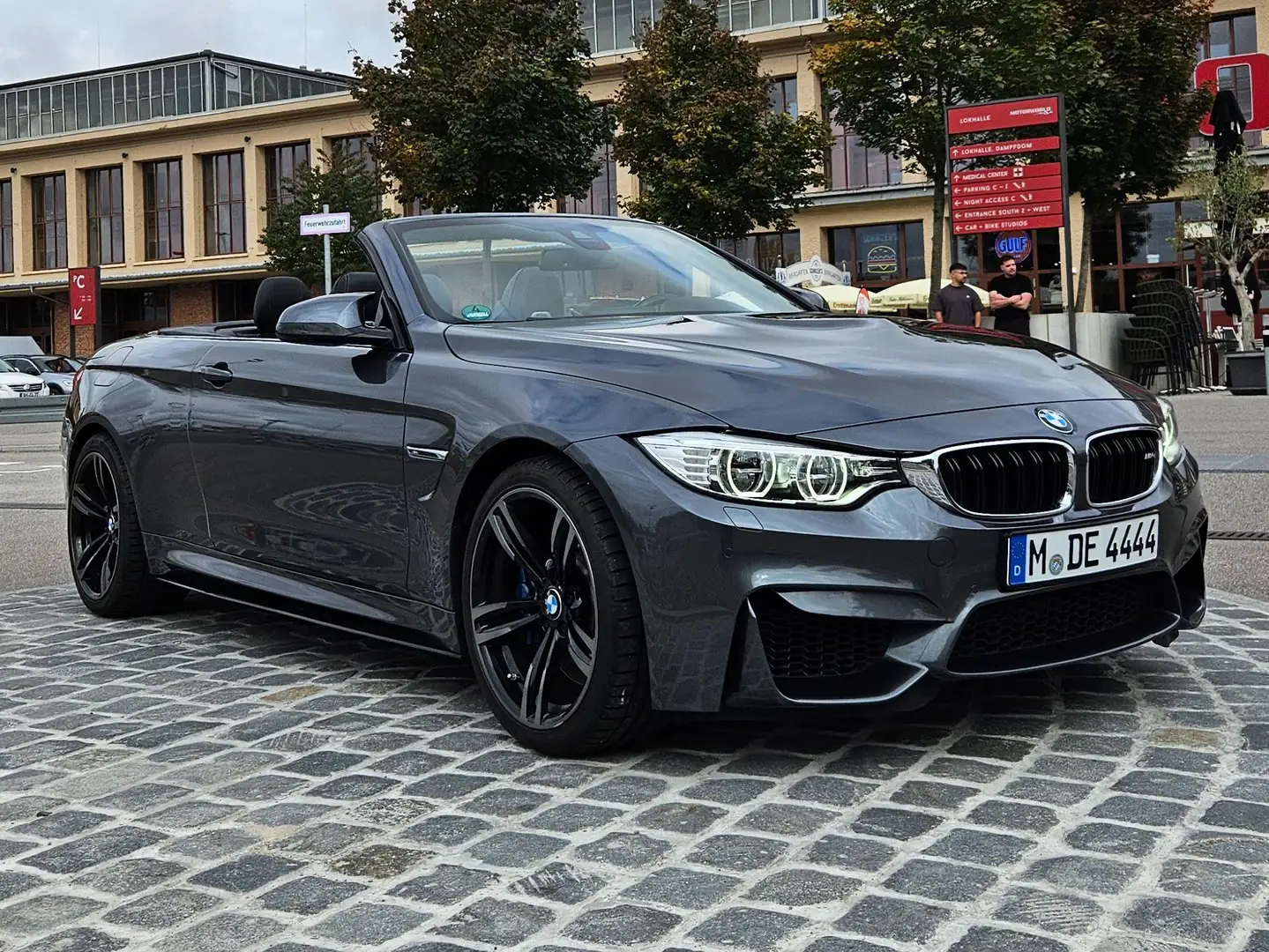 BMW M4 M4 Cabrio DKG HUD Drivers Package M Performance Gris - 1
