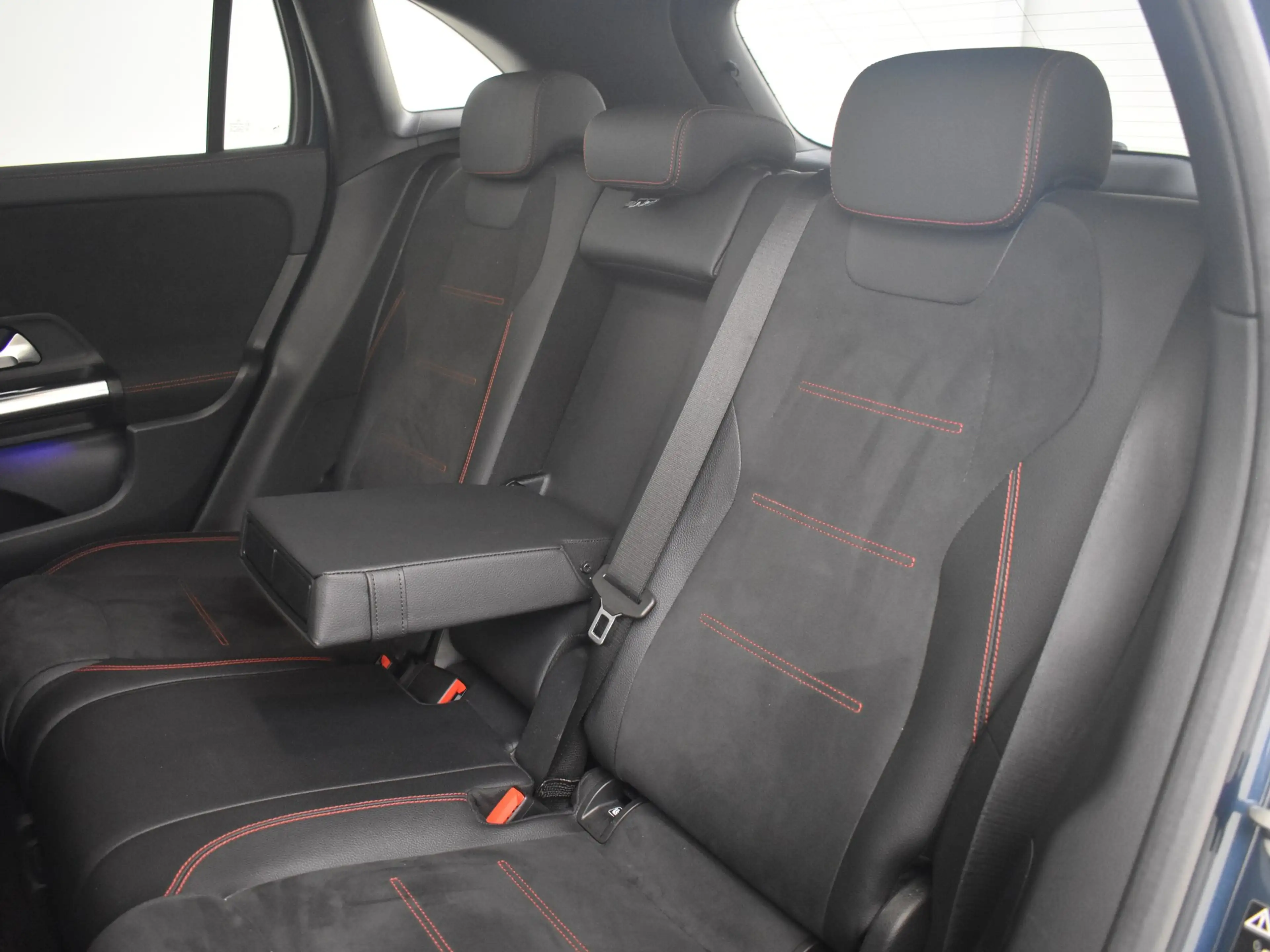 Mercedes-Benz GLA 250 4MATIC AMG Line l Pano Dak l Leder/Alcantara l Tre — photo 9