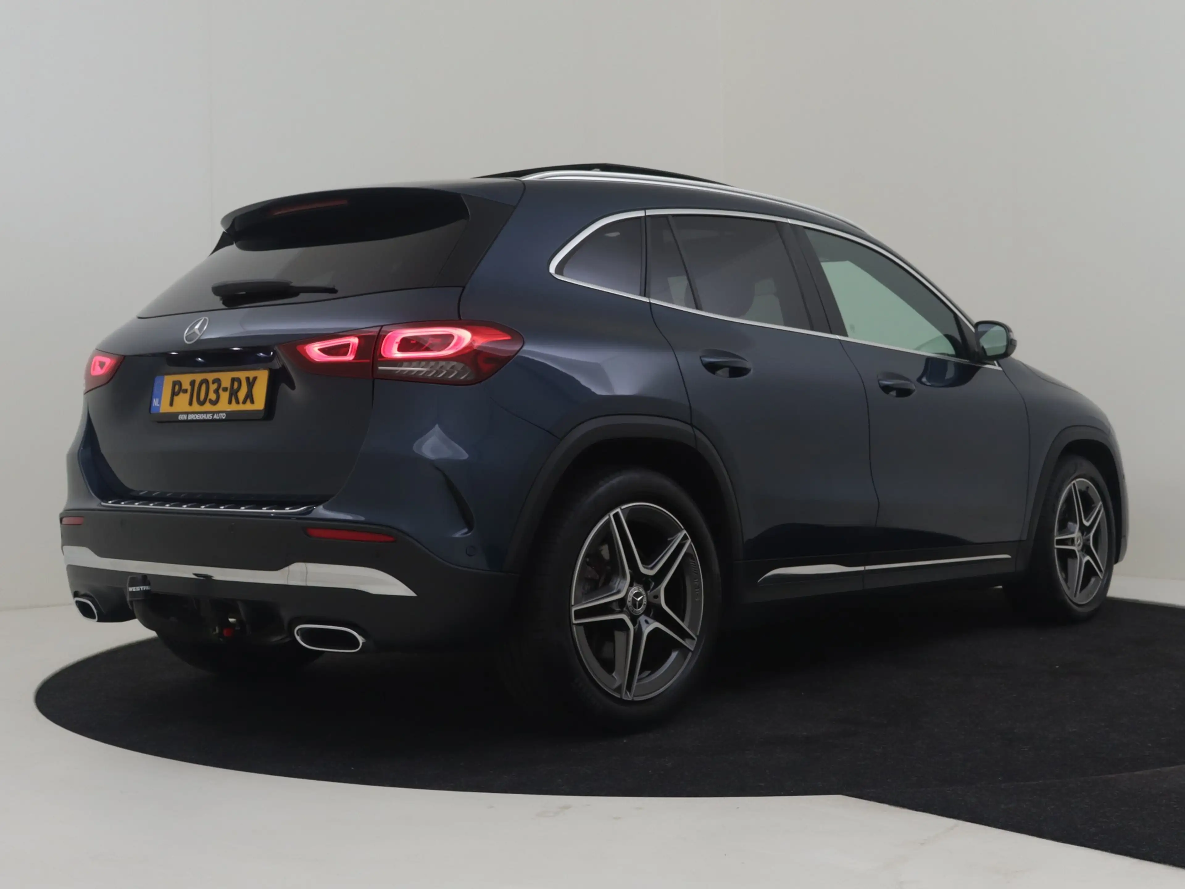 Mercedes-Benz GLA 250 4MATIC AMG Line l Pano Dak l Leder/Alcantara l Tre — photo 11