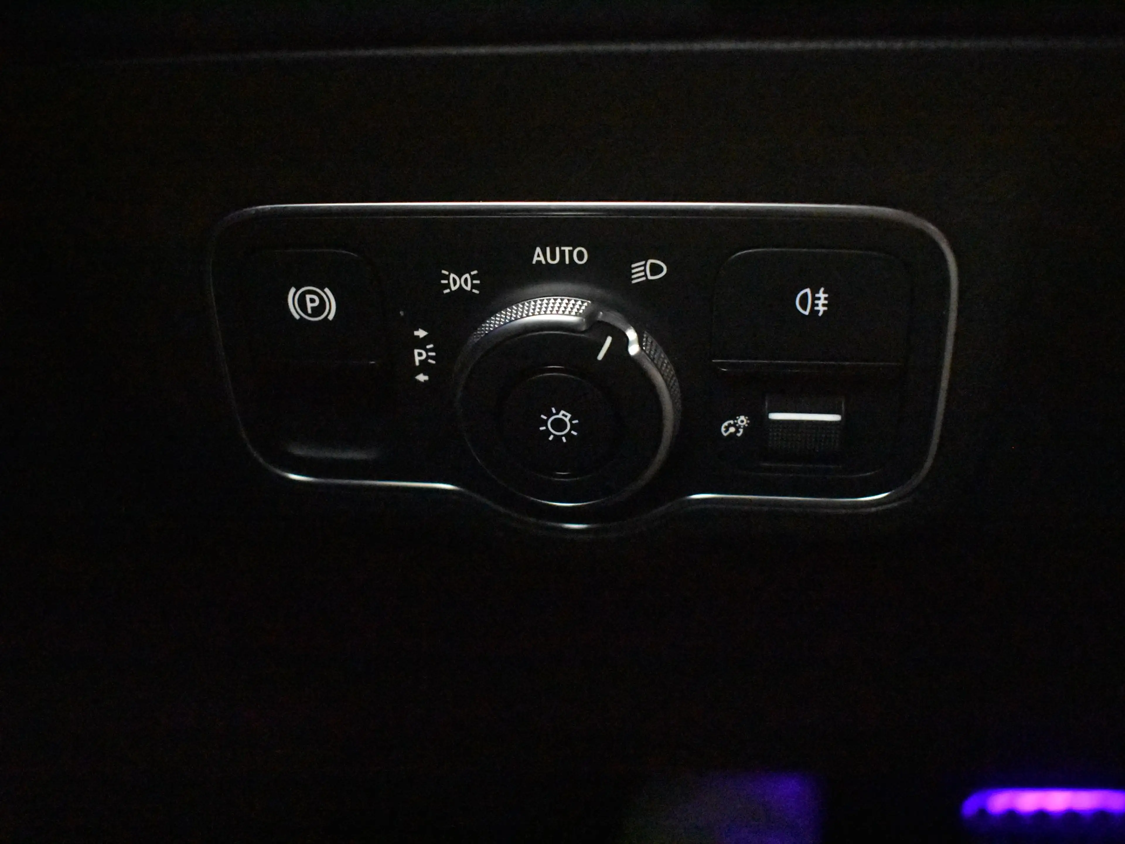 Mercedes-Benz GLA 250 4MATIC AMG Line l Pano Dak l Leder/Alcantara l Tre — photo 27