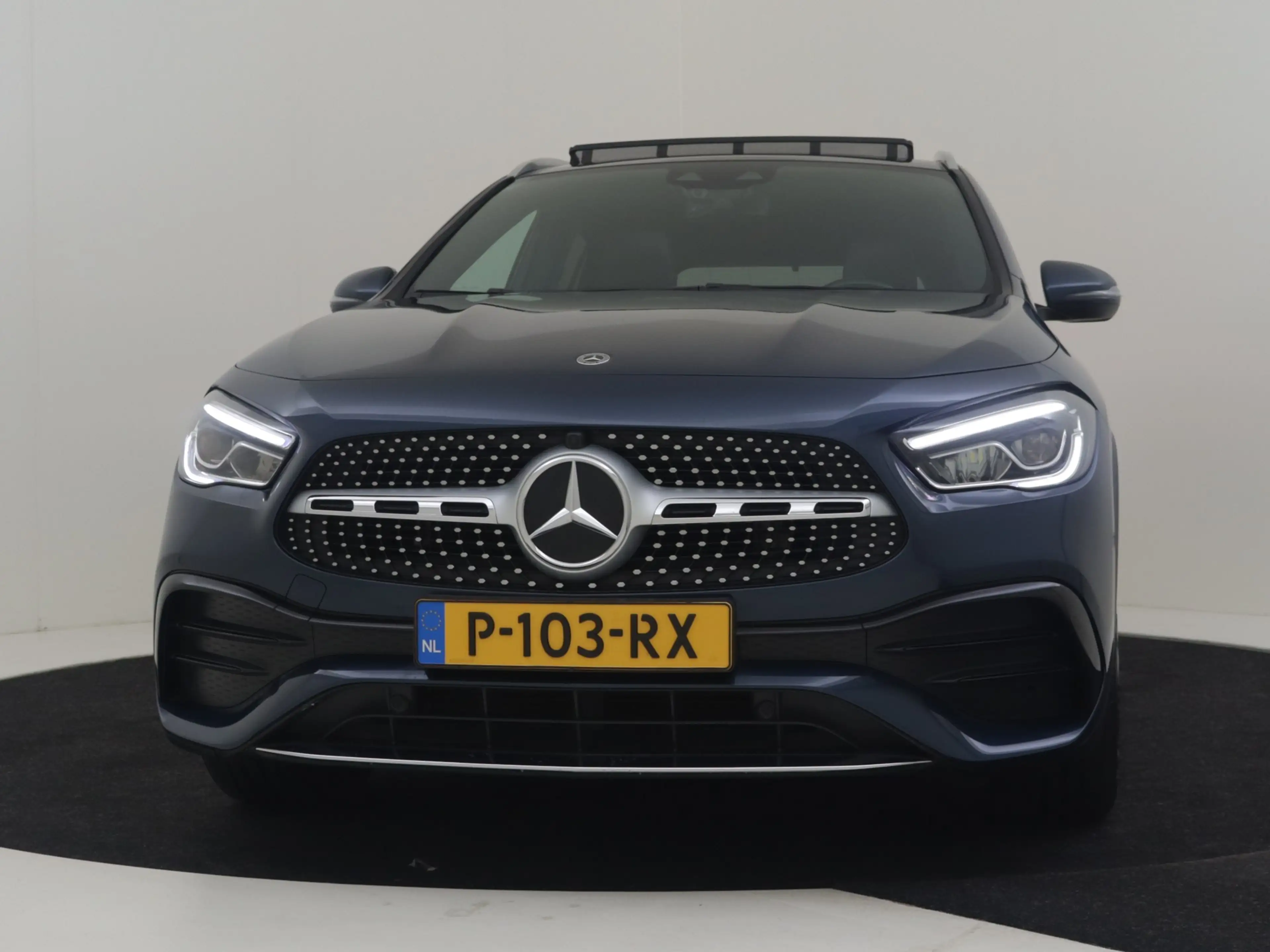 Mercedes-Benz GLA 250 4MATIC AMG Line l Pano Dak l Leder/Alcantara l Tre — photo 29