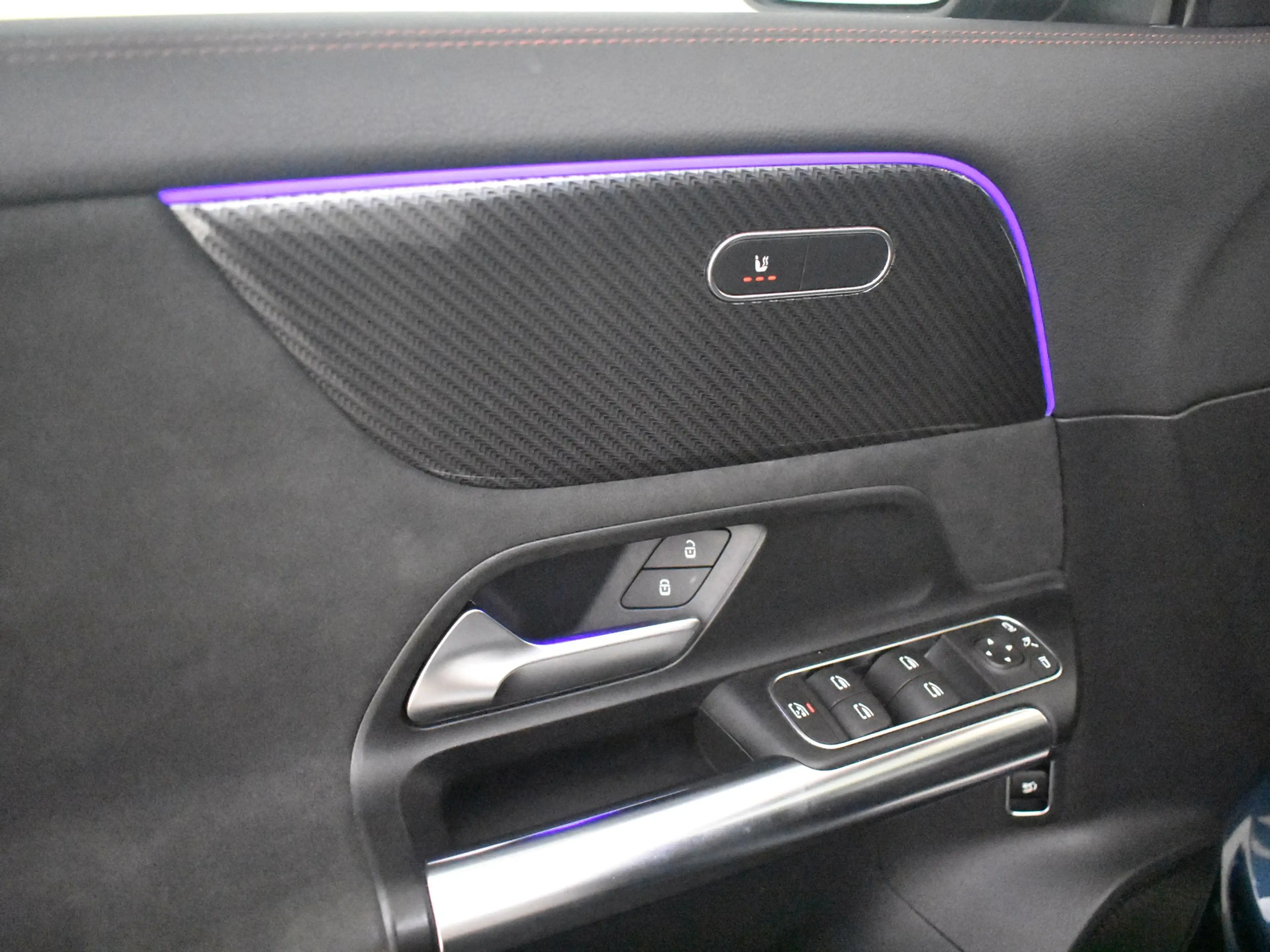 Mercedes-Benz GLA 250 4MATIC AMG Line l Pano Dak l Leder/Alcantara l Tre — photo 28