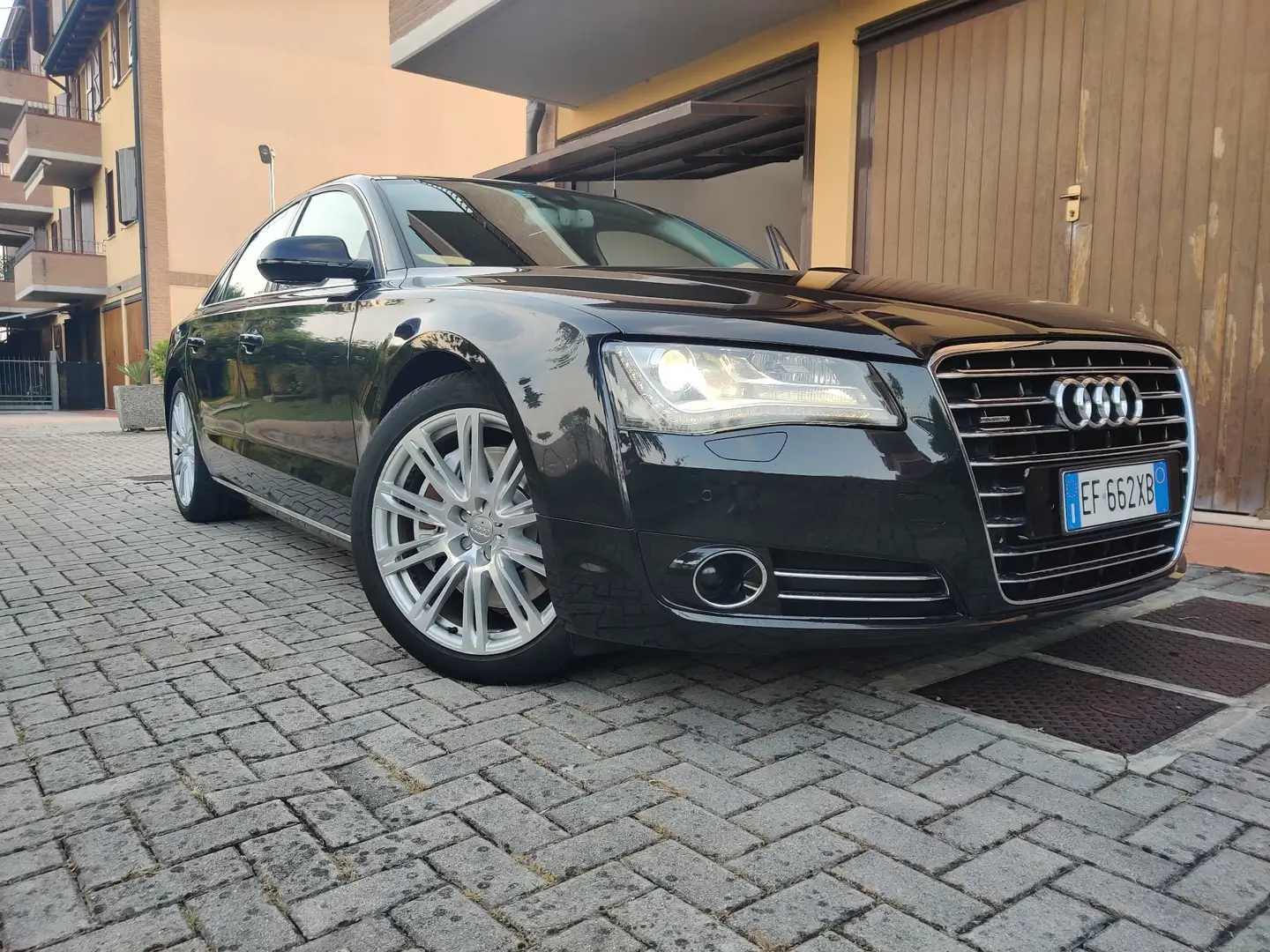 Audi A8 4.2 TDI Turbine nuove Bollo pagato Nero - 2