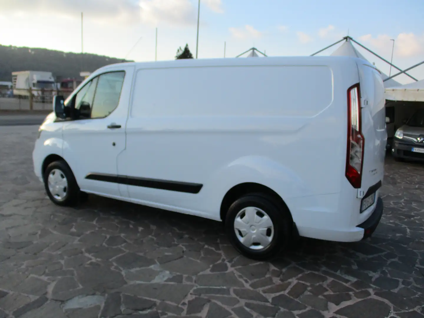 Ford Transit Custom 2.0 TDCI 130CV Bianco - 2