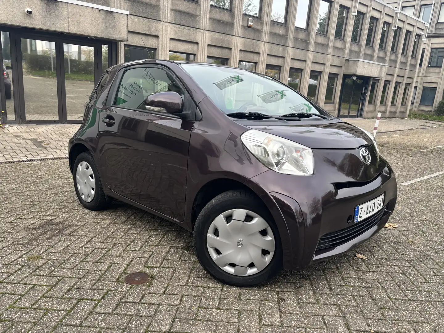 Toyota iQ iQ 1.0i VVT-i Active Mauve - 2