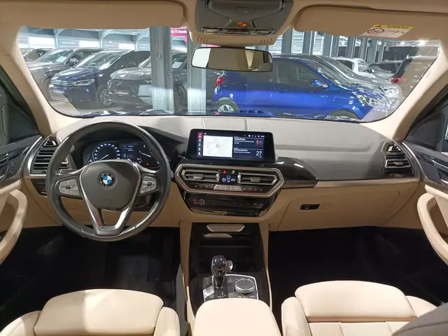 BMW X3 view 9