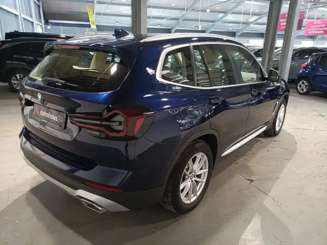 BMW X3 view 5