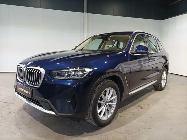 BMW X3 view 3