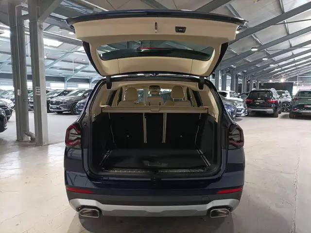 BMW X3 view 6
