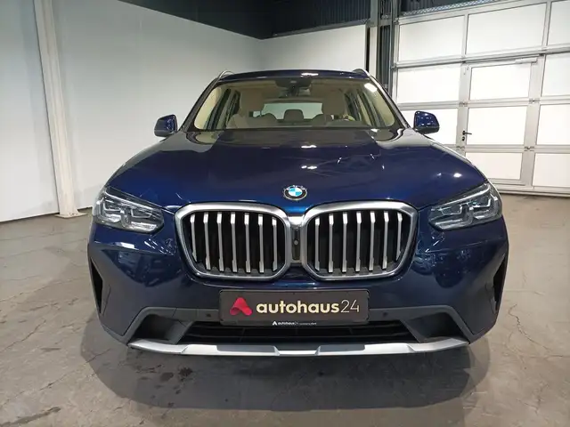 BMW X3 view 2
