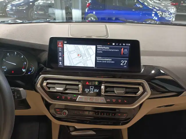 BMW X3 view 12