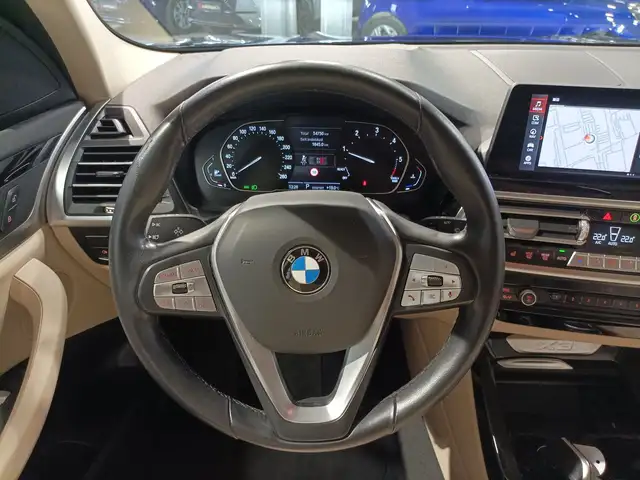 BMW X3 view 10