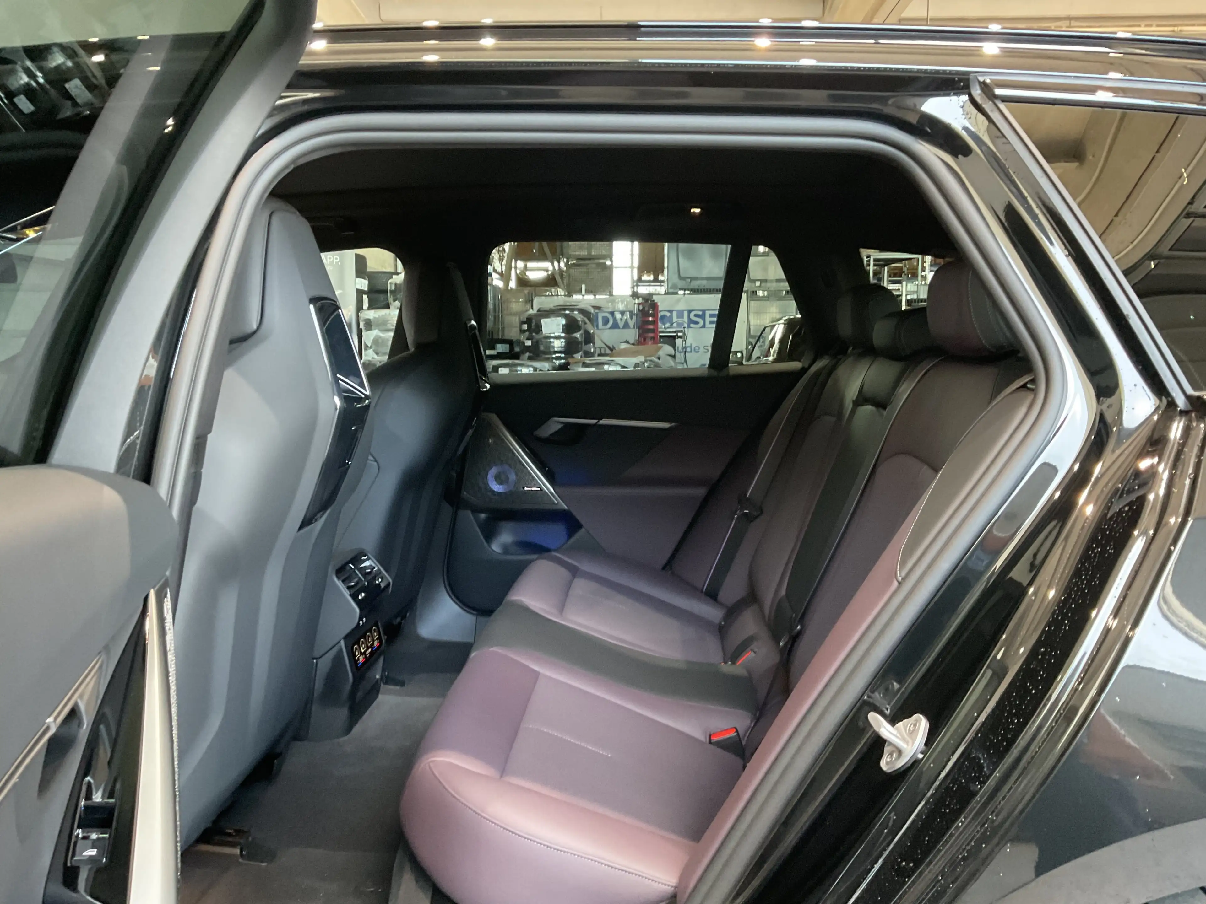 BMW i5 xDrive40 Sitzbelüftung vorn, Glasdach, Bowers & Wi — photo 9
