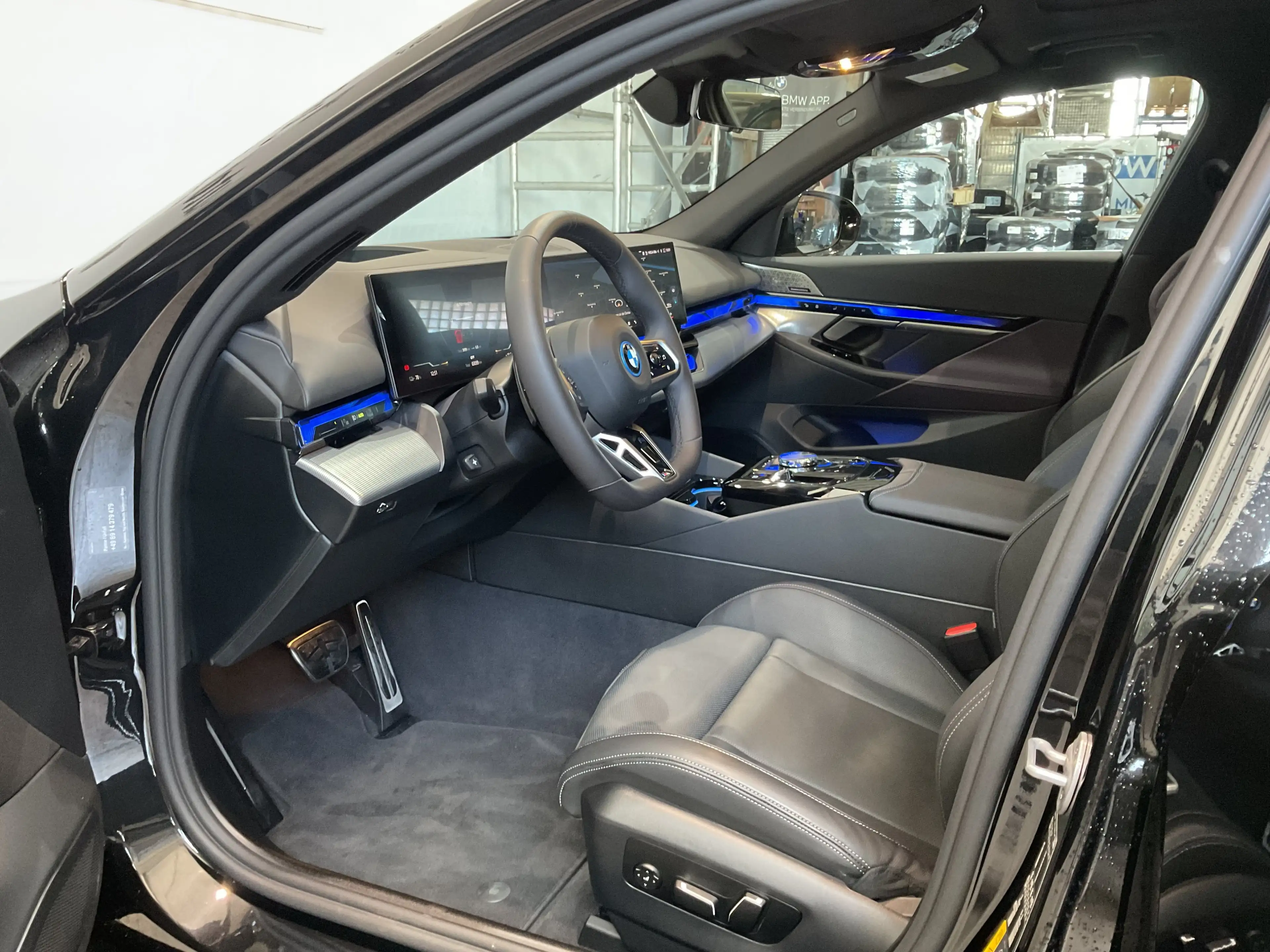 BMW i5 xDrive40 Sitzbelüftung vorn, Glasdach, Bowers & Wi — photo 6