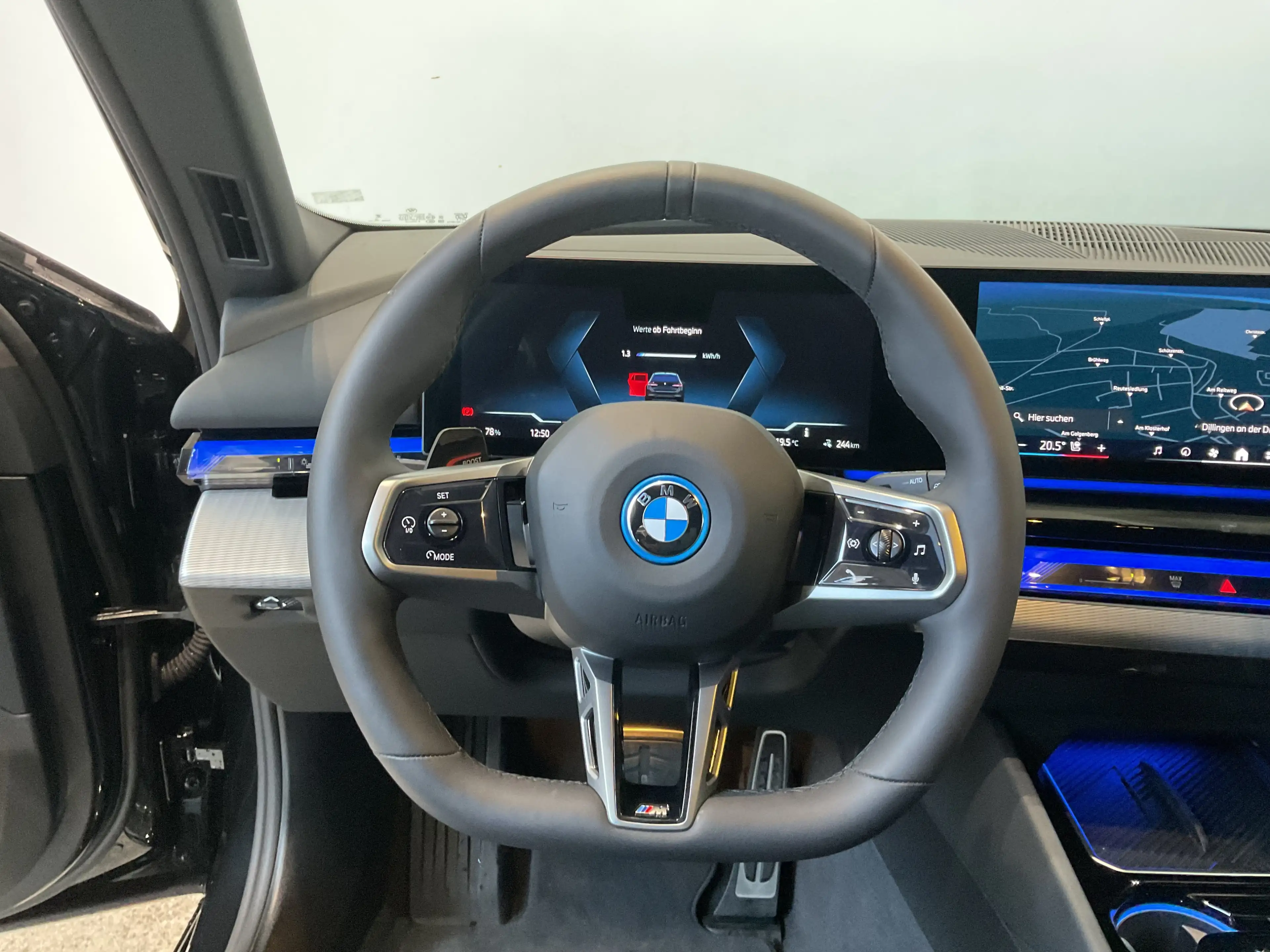 BMW i5 xDrive40 Sitzbelüftung vorn, Glasdach, Bowers & Wi — photo 4
