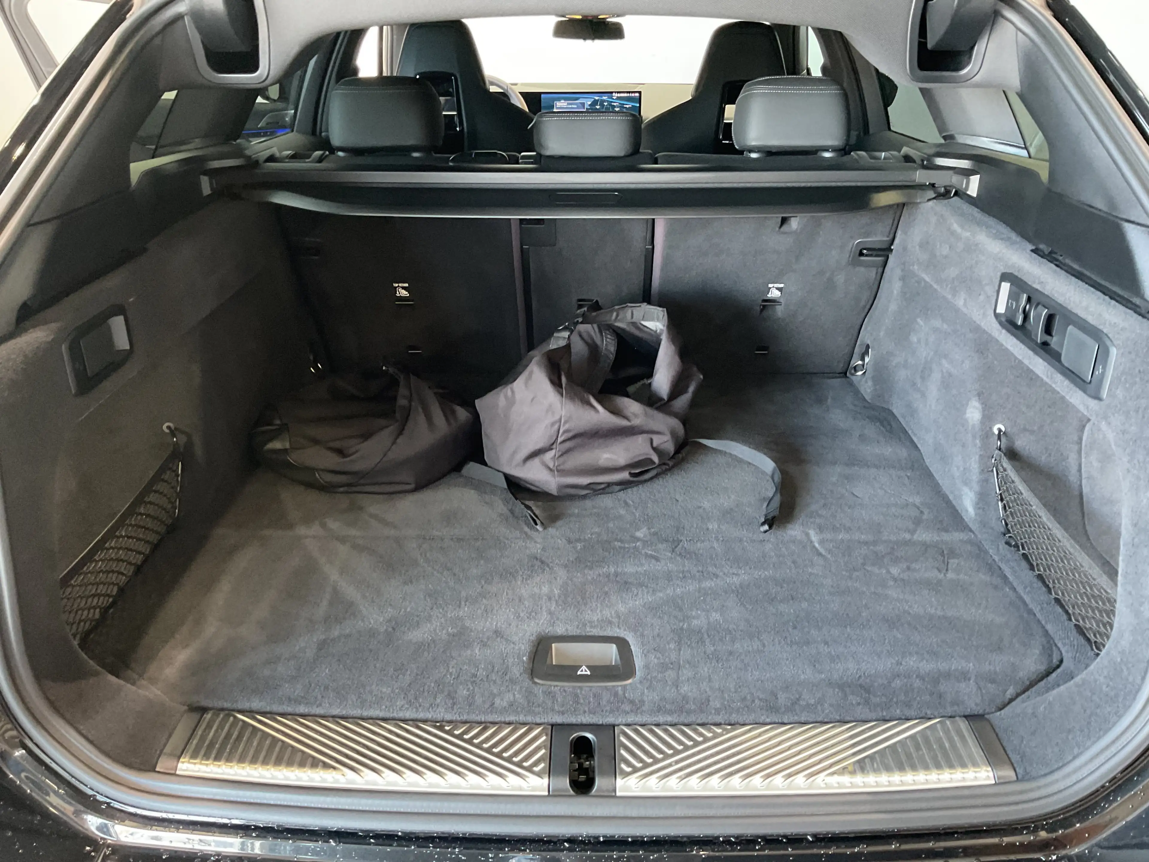 BMW i5 xDrive40 Sitzbelüftung vorn, Glasdach, Bowers & Wi — photo 10