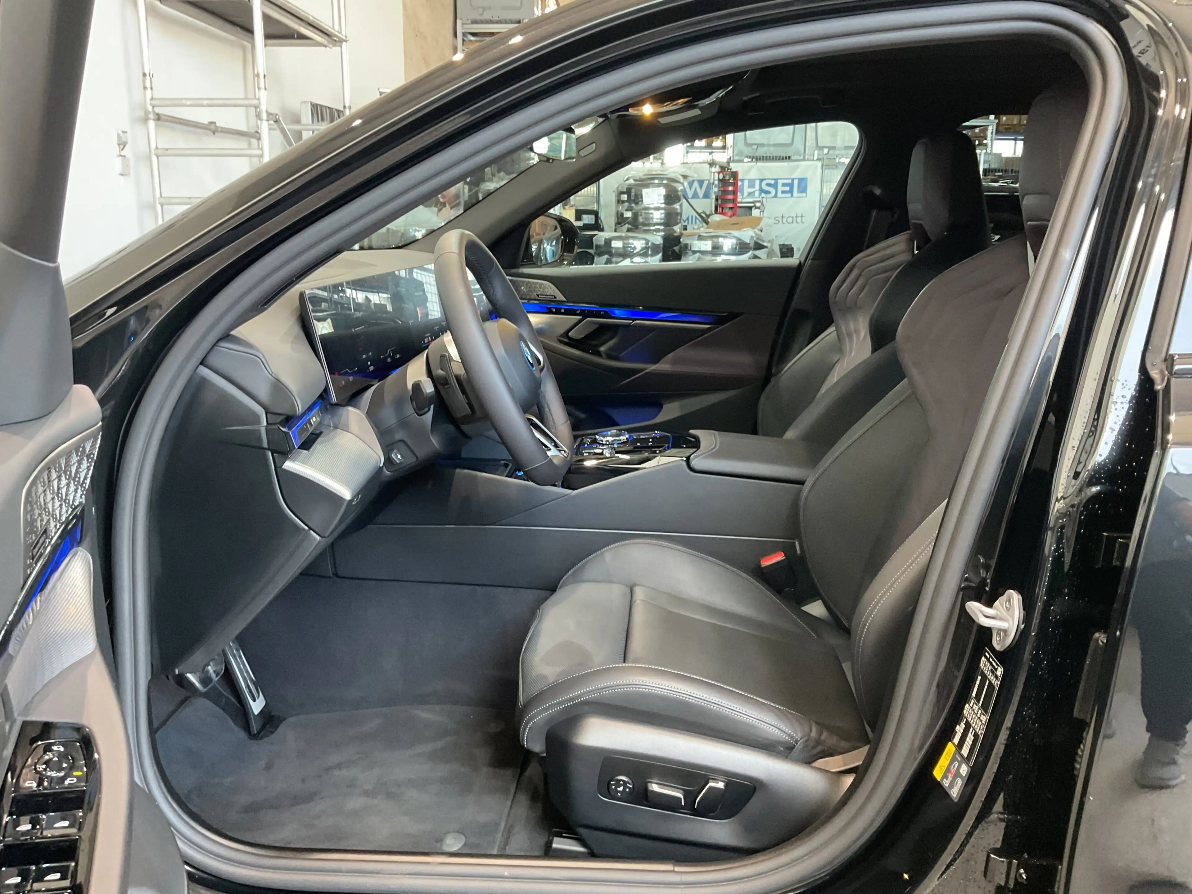 BMW i5 xDrive40 Sitzbelüftung vorn, Glasdach, Bowers & Wi — photo 7