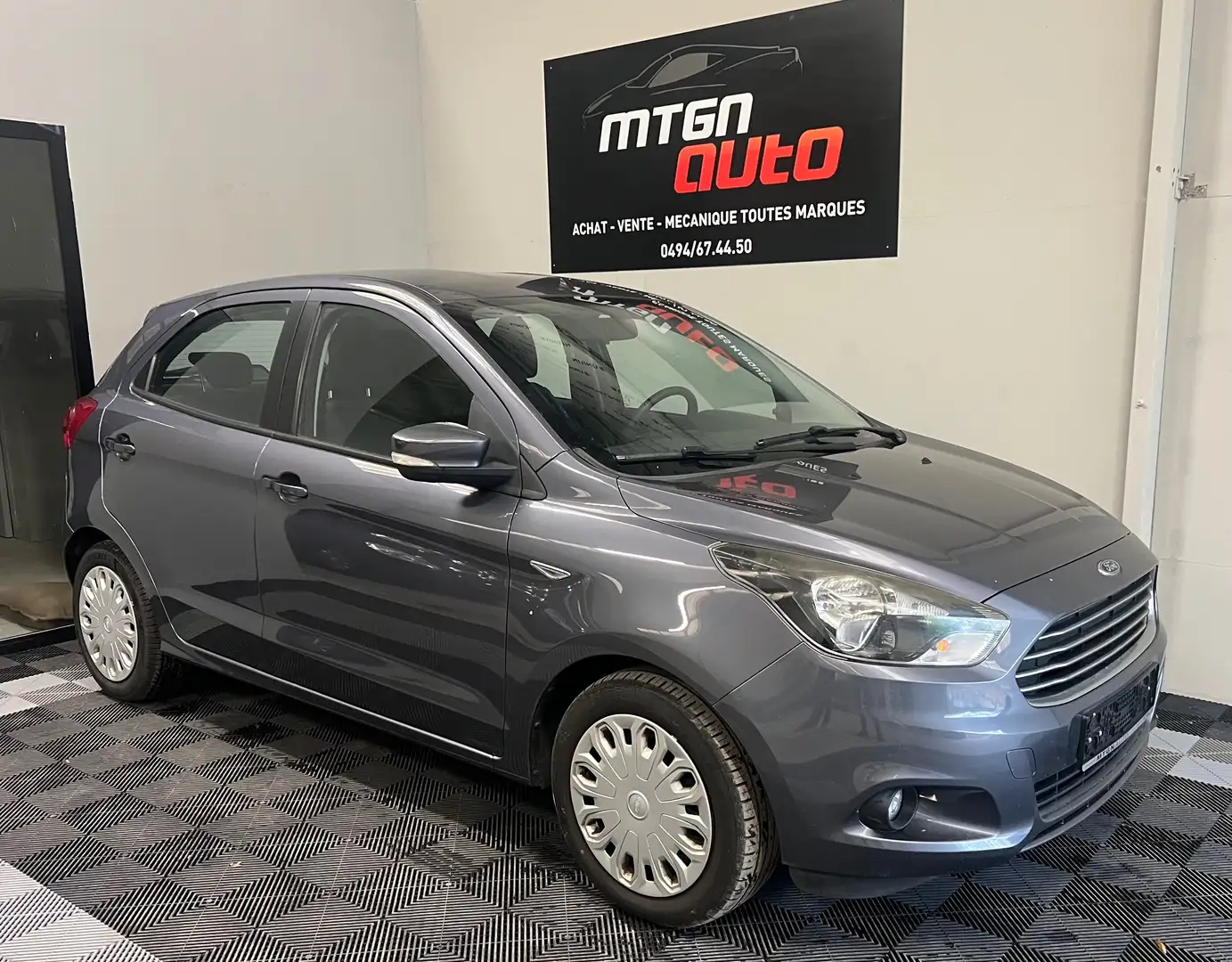 Ford Ka/Ka+ Ka+ 1.2i Essential Grijs - 1