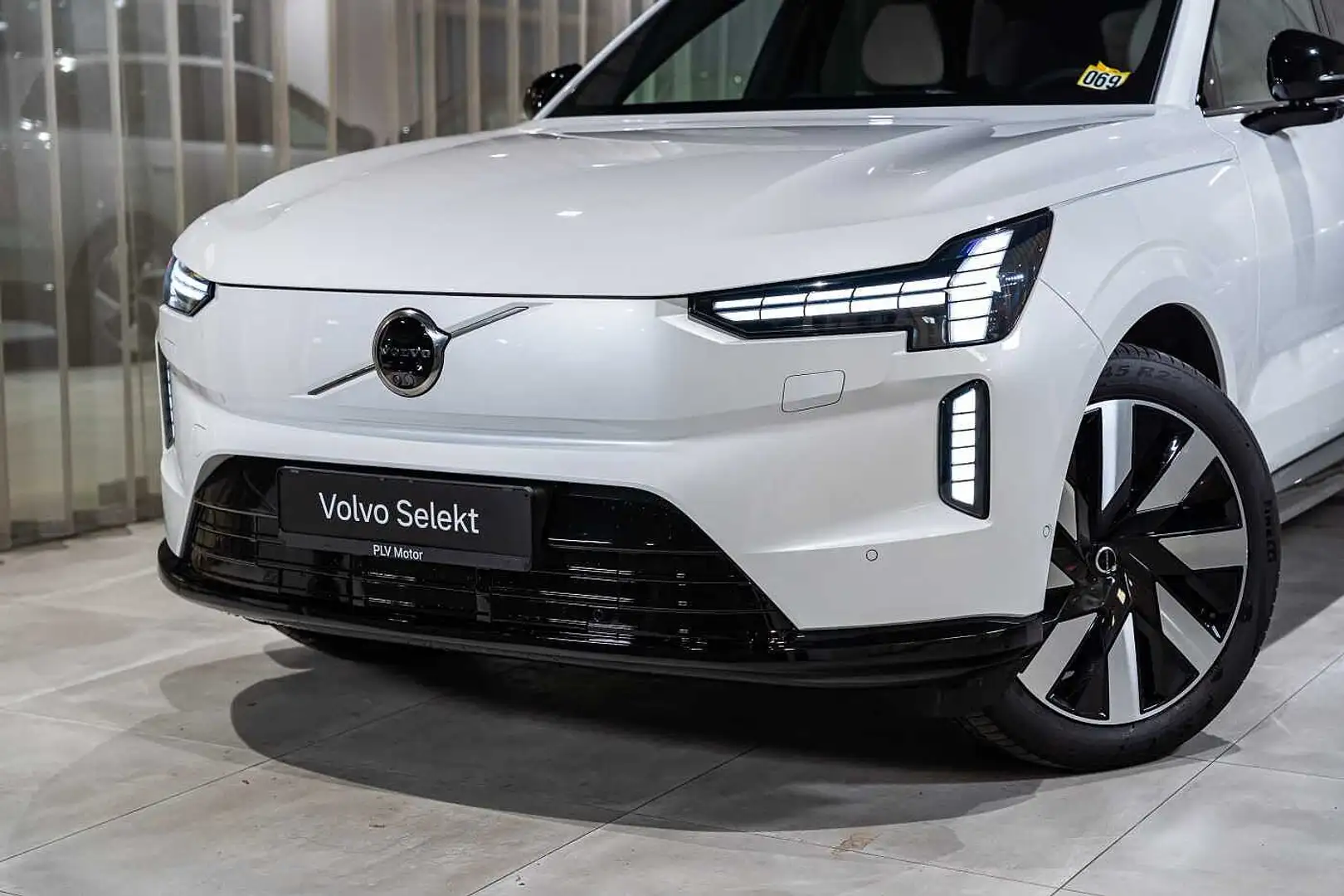 Volvo EX90 Plus, Twin Motor 4x4, 7 places Blanc - 2