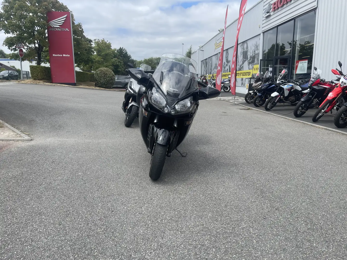 Kawasaki GTR 1400 Noir - 2