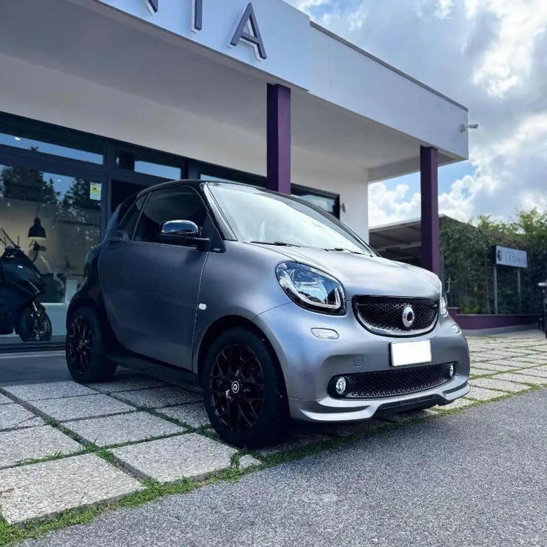 smart forTwo 1.0 Prime 71cv twinamic my19 Grau - 1