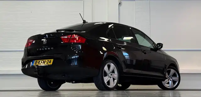 Seat Toledo view 6