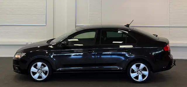 Seat Toledo view 4