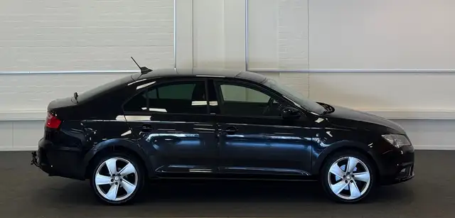 Seat Toledo view 5