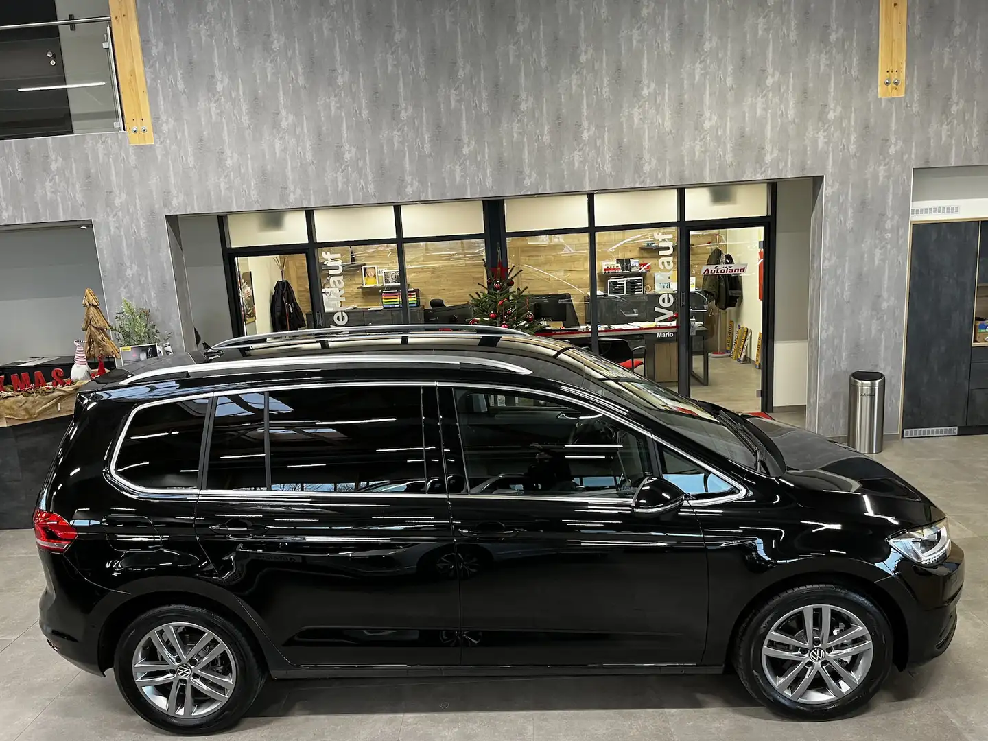 Volkswagen Touran Comfortline 1.5 TSI DSG 7 Navi AHK ACC Noir - 2