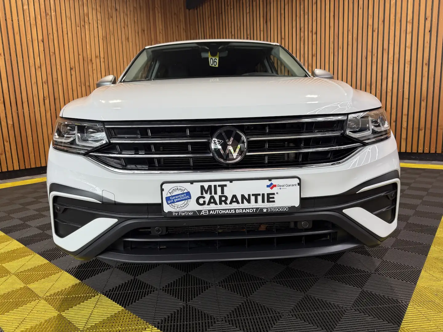 Volkswagen Tiguan Allspace 2,0 TDI DSG *Navi*Kam*AHK*Matrix Weiß - 2