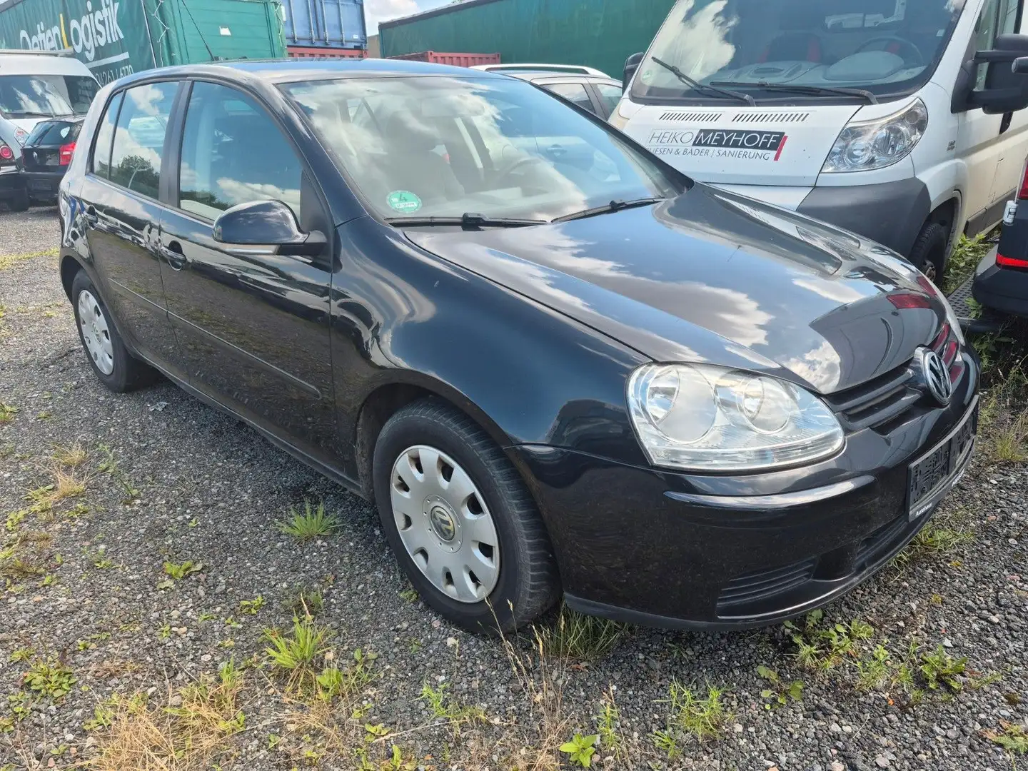 Volkswagen Golf V Lim. Trendline 1.6 Benzin Negro - 1