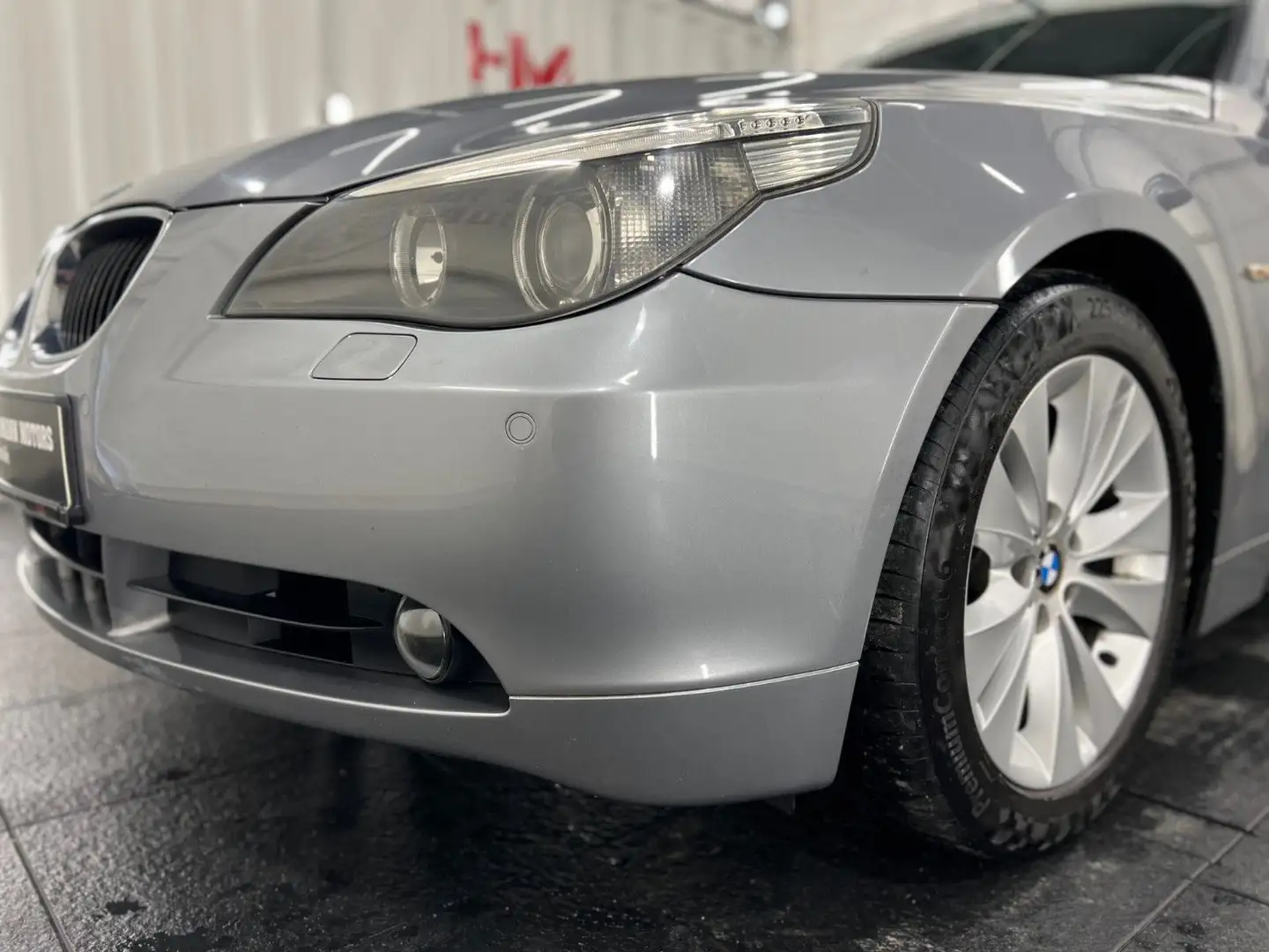 BMW 525 Touring 525d/XEN/SHZ/2ZKLIMA/PDC/NAVI/LEDER Grau - 2