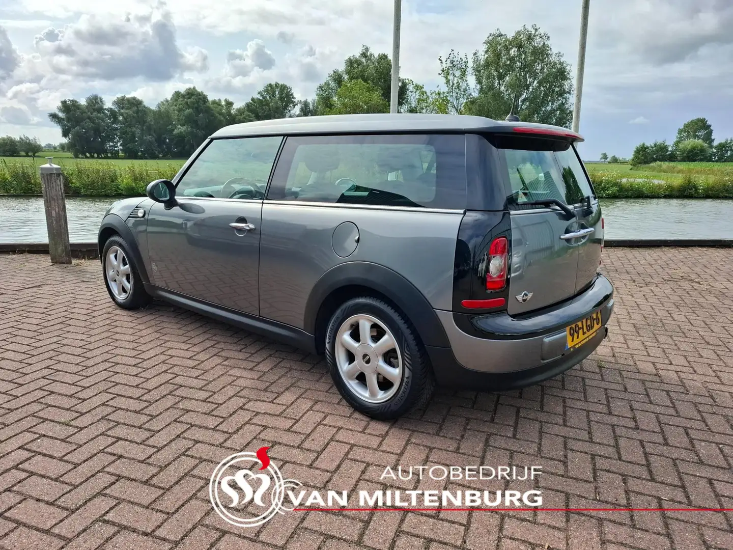MINI One Clubman Mini 1.4 Business Line Airco Cruise Navi Trekhaak Šedá - 2