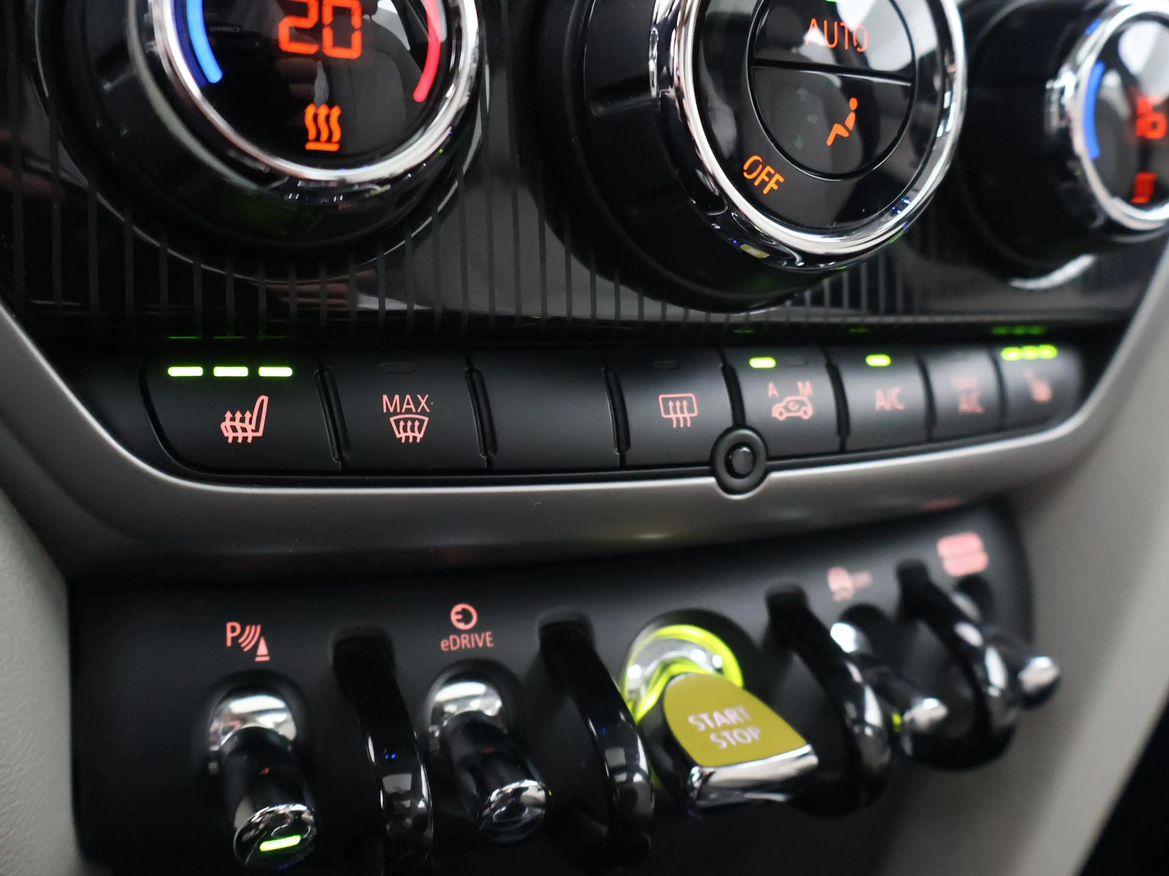 MINI Cooper SE Countryman 1.5 ALL4 224 PK CHILI PLUG-IN HYBRID + PANORAMA | — photo 44