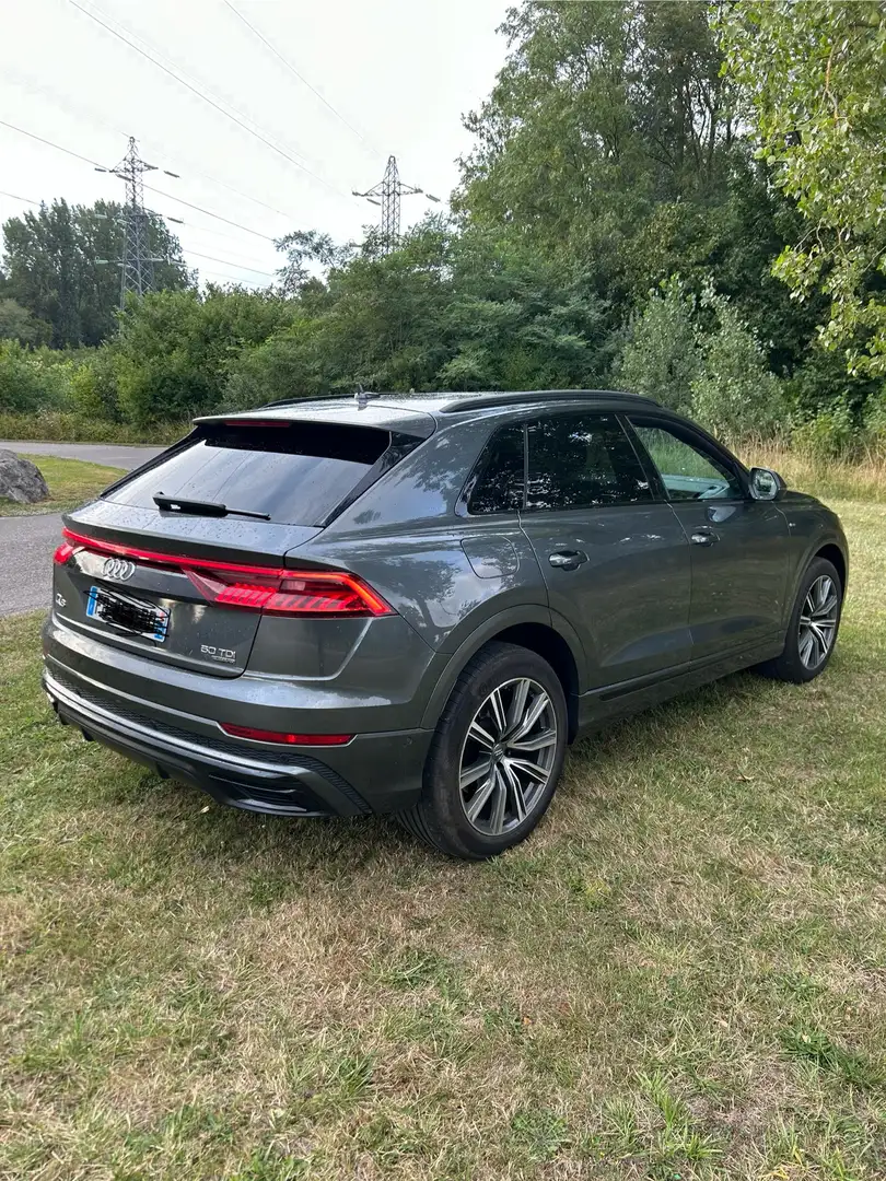 Audi Q8 Gris - 1