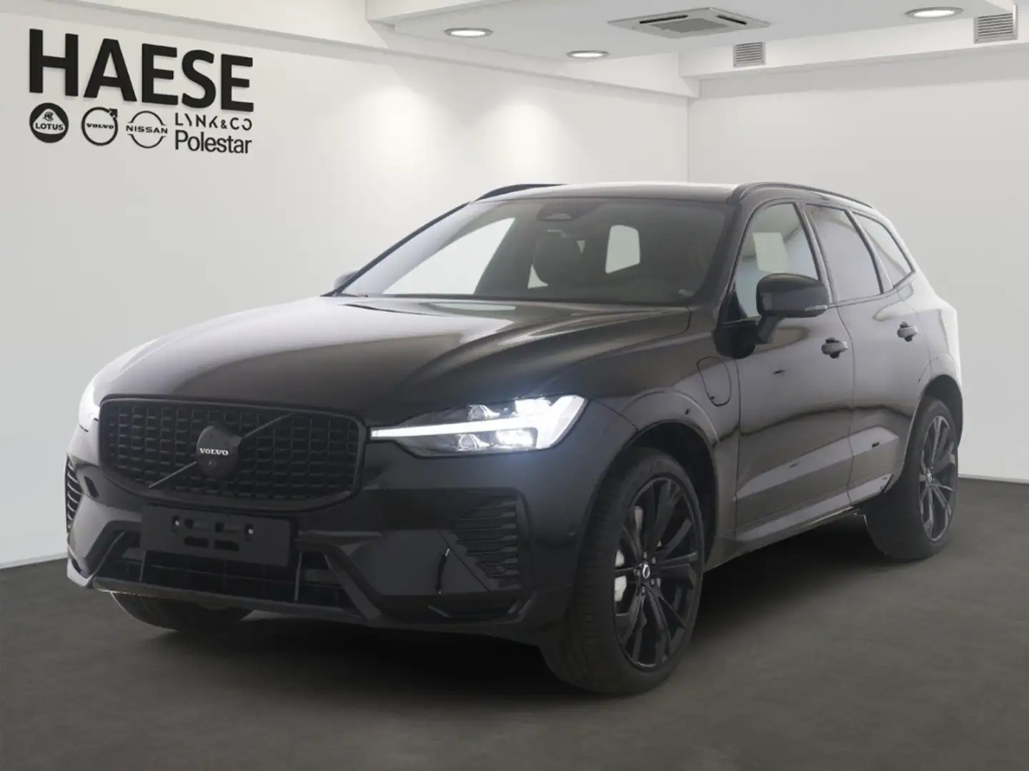 Volvo XC60 T6 Plus Black Edition Plug-In Hybrid AWD EU6e Pano Schwarz - 1