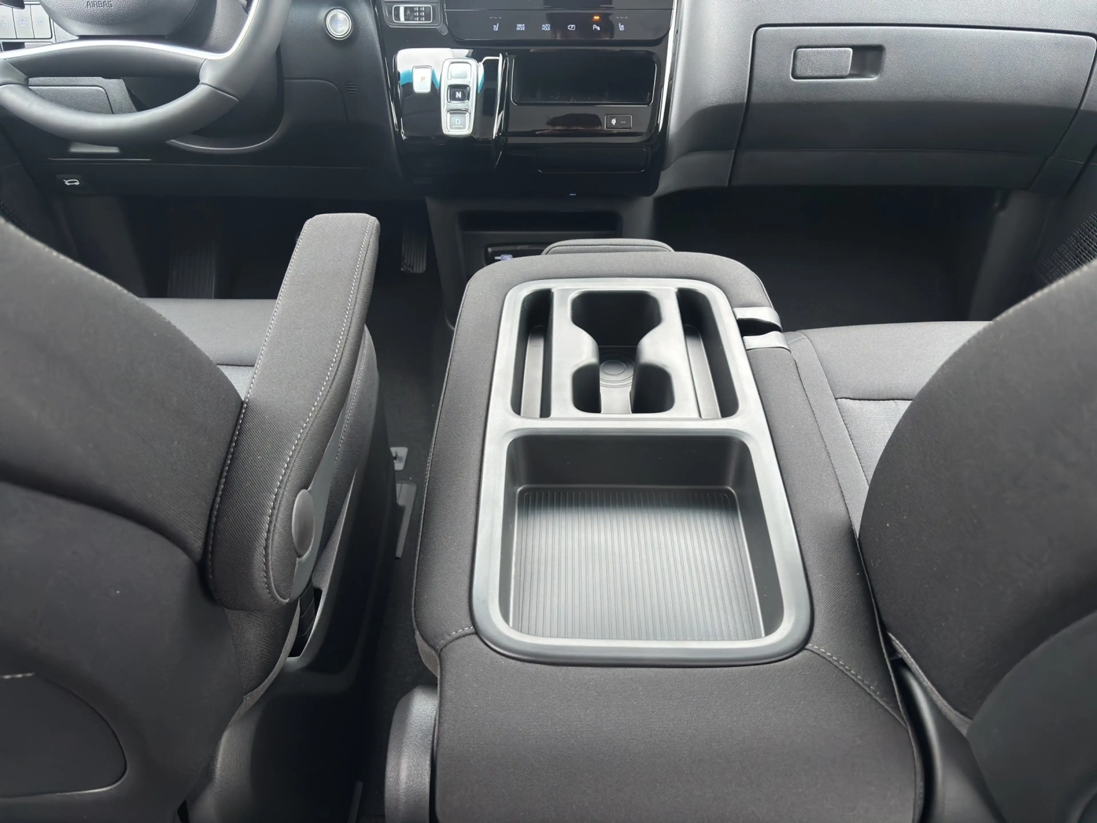 Hyundai STARIA Hybrid 1.6 T-GDi Trend NSCC/VIRTUAL/NAVI — photo 12