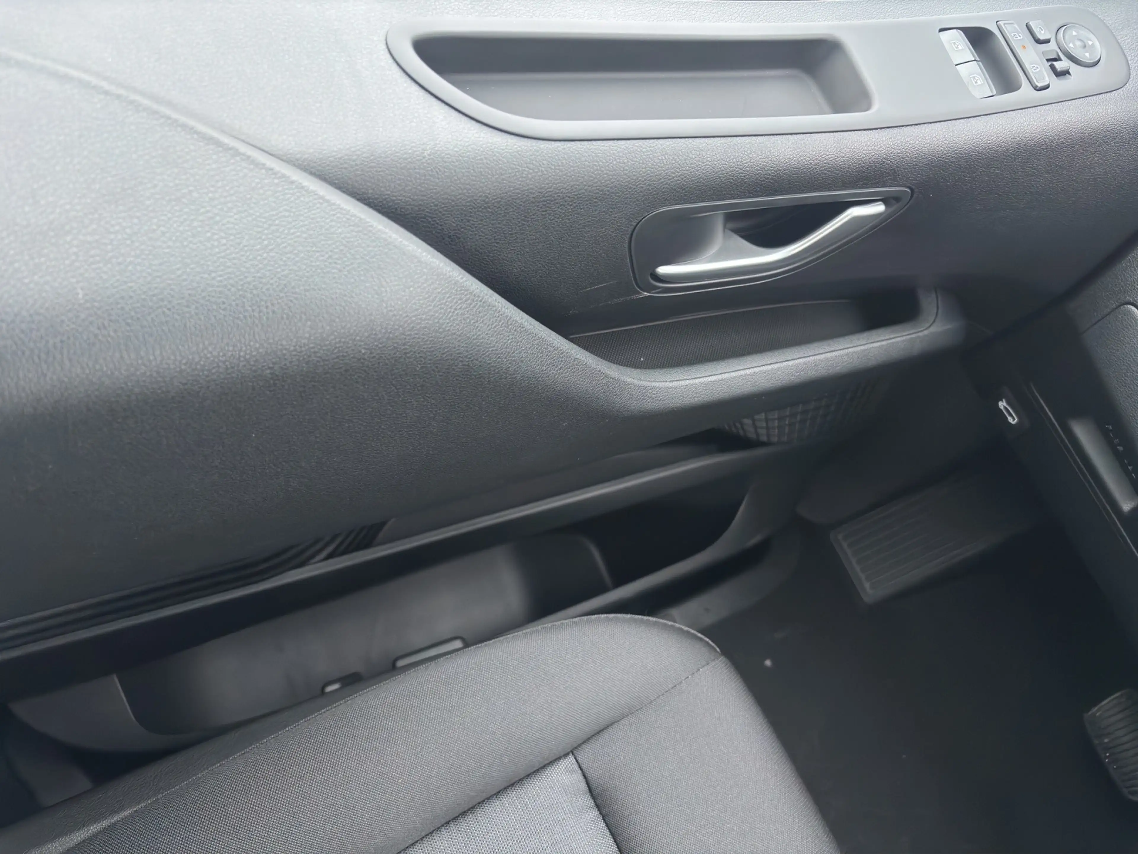 Hyundai STARIA Hybrid 1.6 T-GDi Trend NSCC/VIRTUAL/NAVI — photo 13