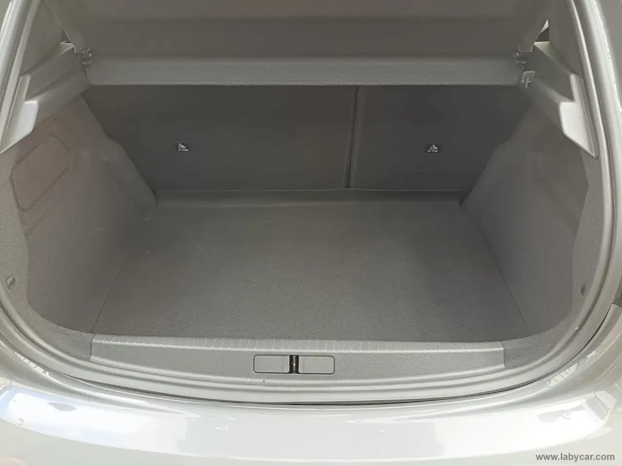 Peugeot 208 Hybrid 136 e-DCS6 GT 10