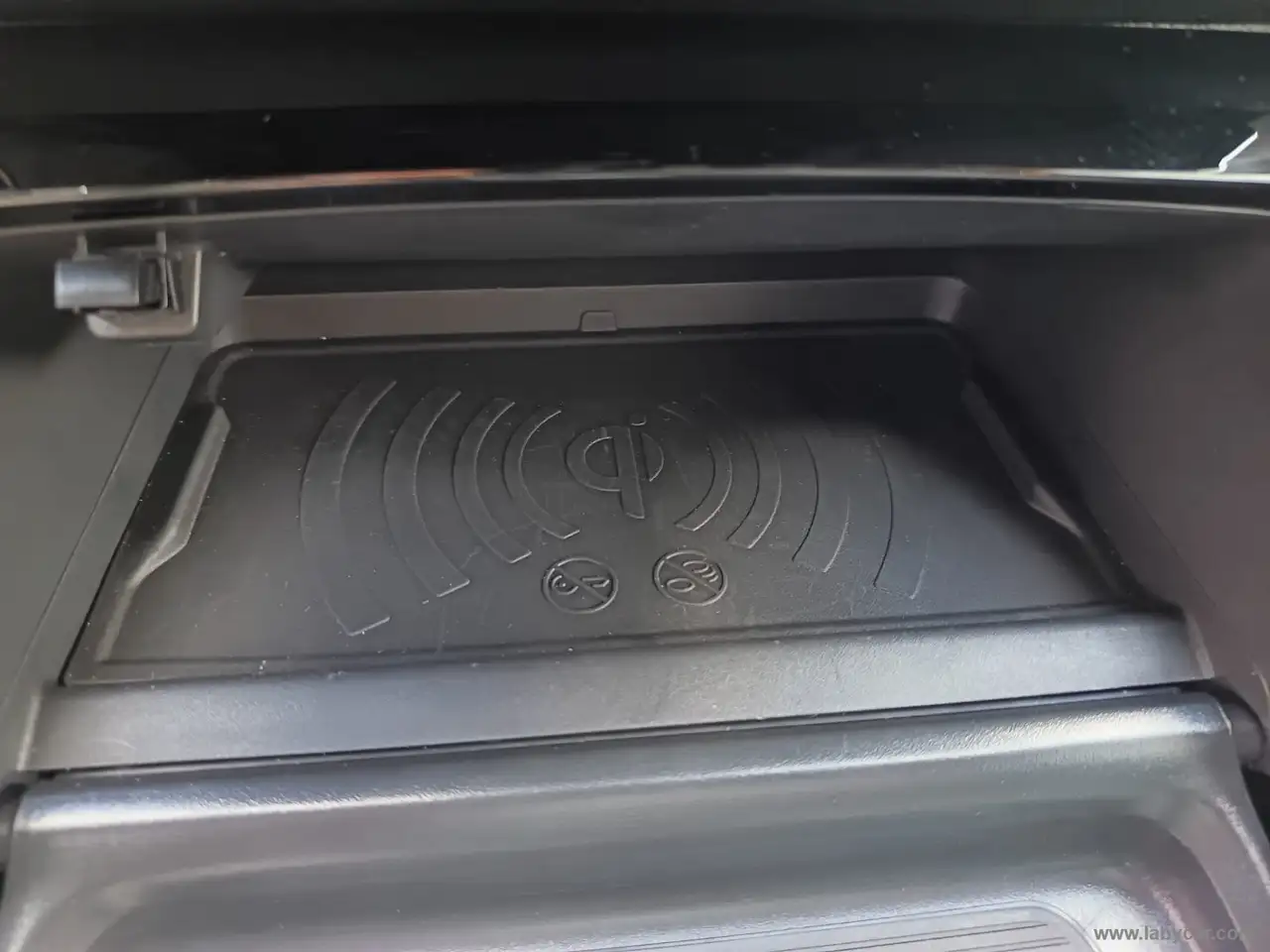 Peugeot 208 Hybrid 136 e-DCS6 GT 28