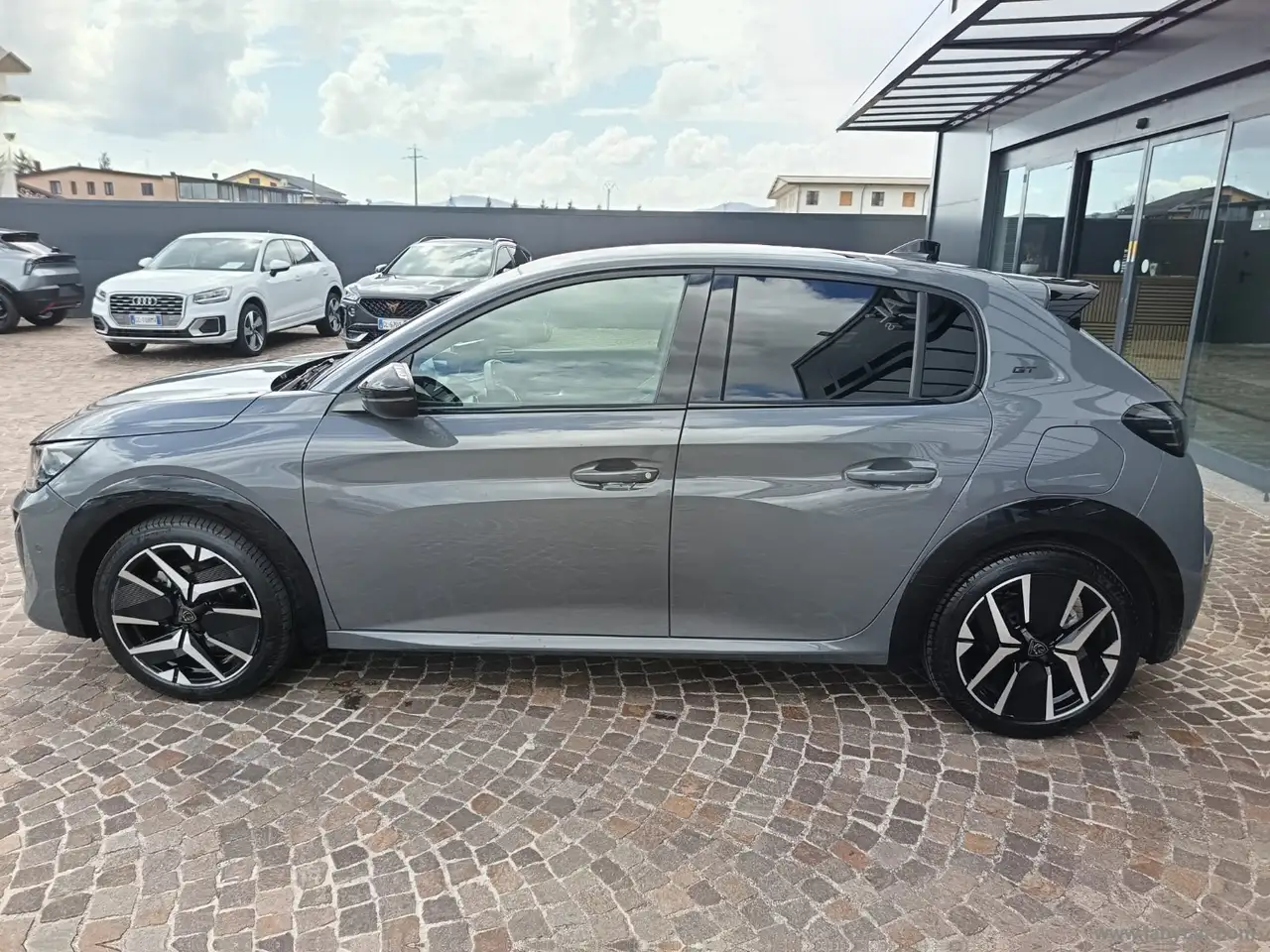 Peugeot 208 Hybrid 136 e-DCS6 GT 8