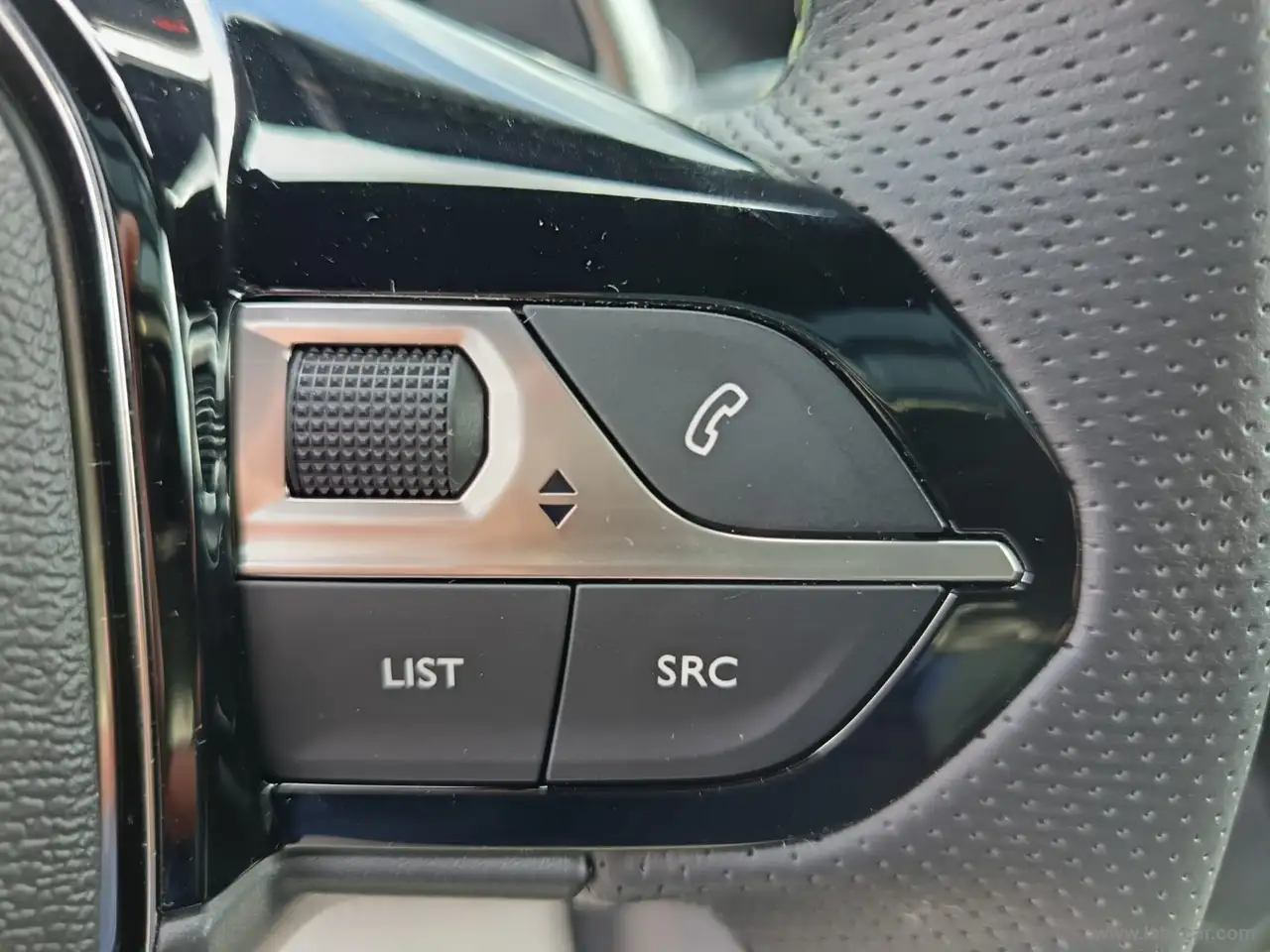 Peugeot 208 Hybrid 136 e-DCS6 GT 32