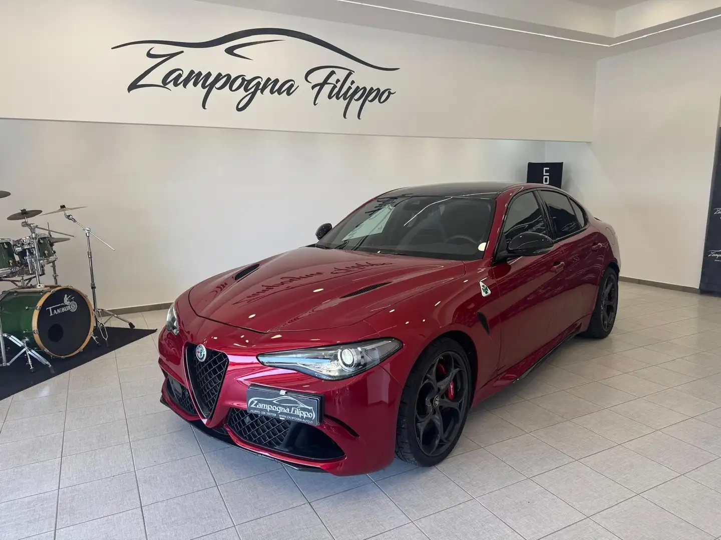 Alfa Romeo Giulia 2.9 V6 Bi-Turbo AT8 Quadrifoglio Rosso - 1