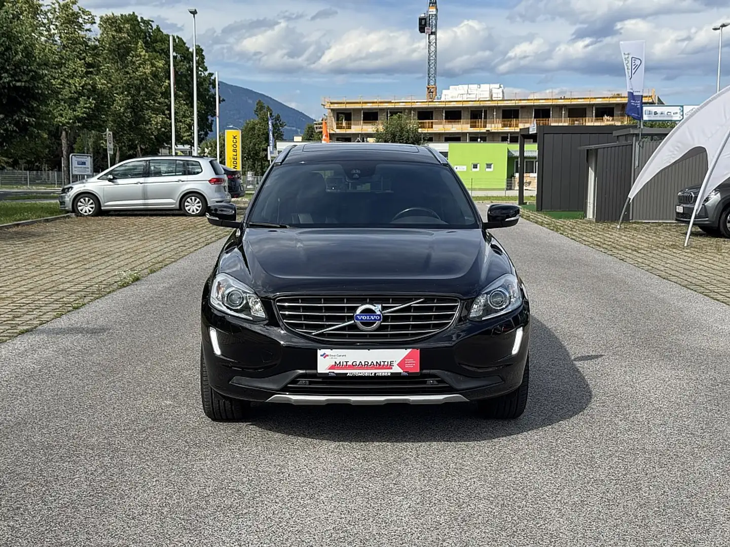 Volvo XC60 D5 AWD Summum Geartronic Standhzg Pano Kamera S... Schwarz - 2
