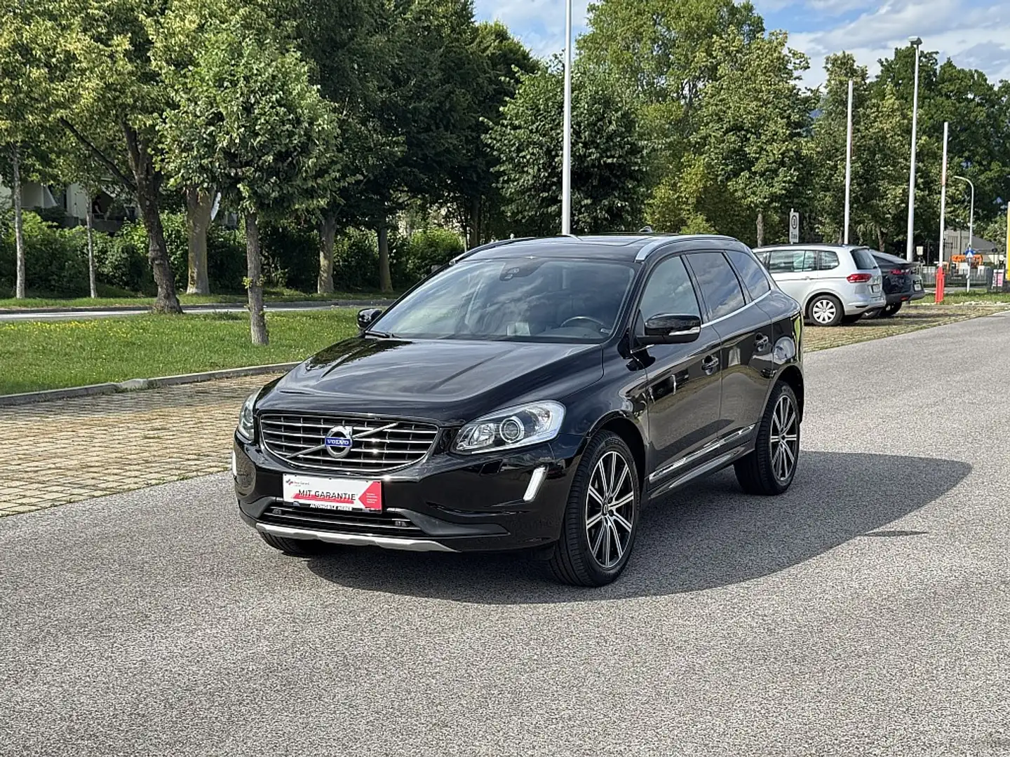 Volvo XC60 D5 AWD Summum Geartronic Standhzg Pano Kamera S... Schwarz - 1