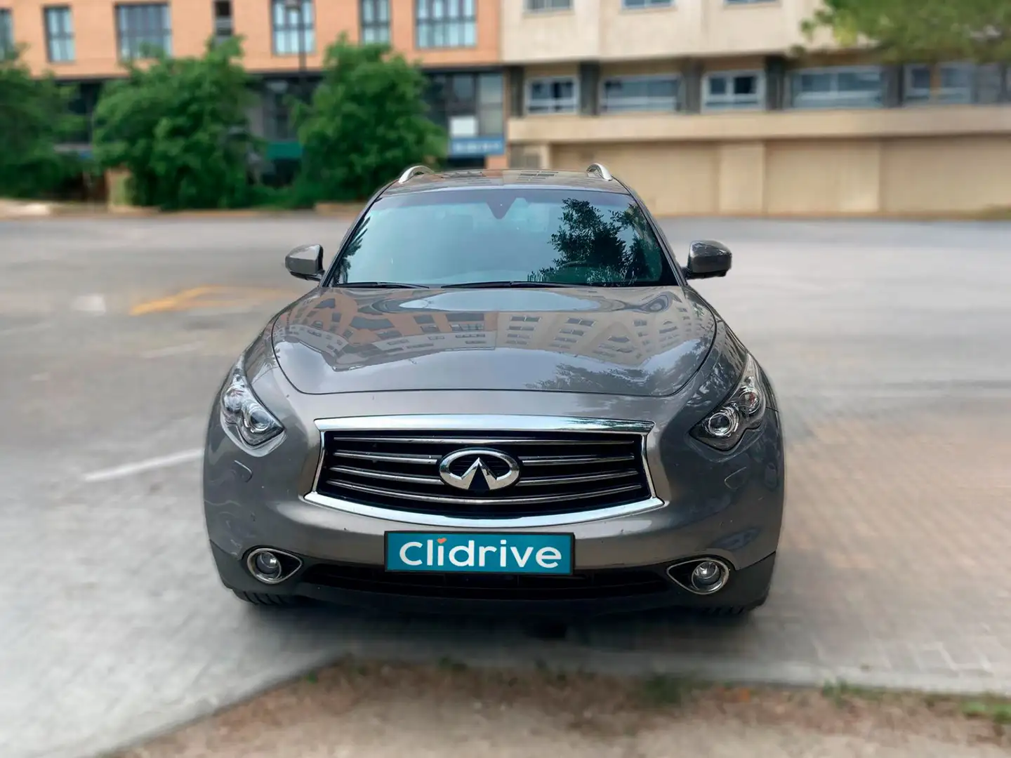 Infiniti QX70 3.0d S Premium Aut. Grijs - 2