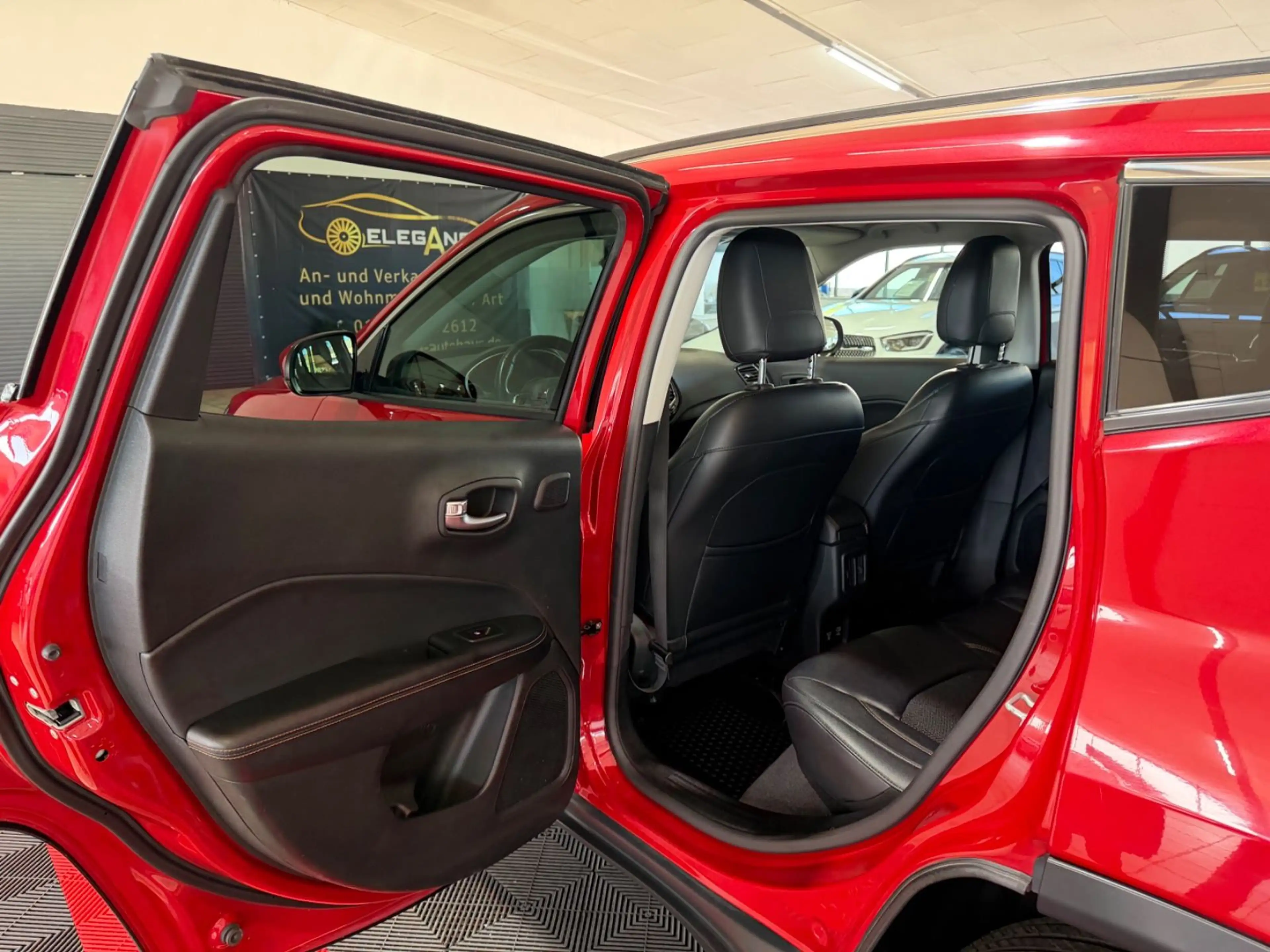 Jeep Compass Limited 4WD*AMBIENTE*ALLRAD*KEYGO* — photo 12