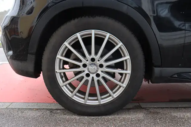 Mercedes-Benz GLA 180 200 d 136 Fascination Pack AMG (Toit ouvrant, Siè