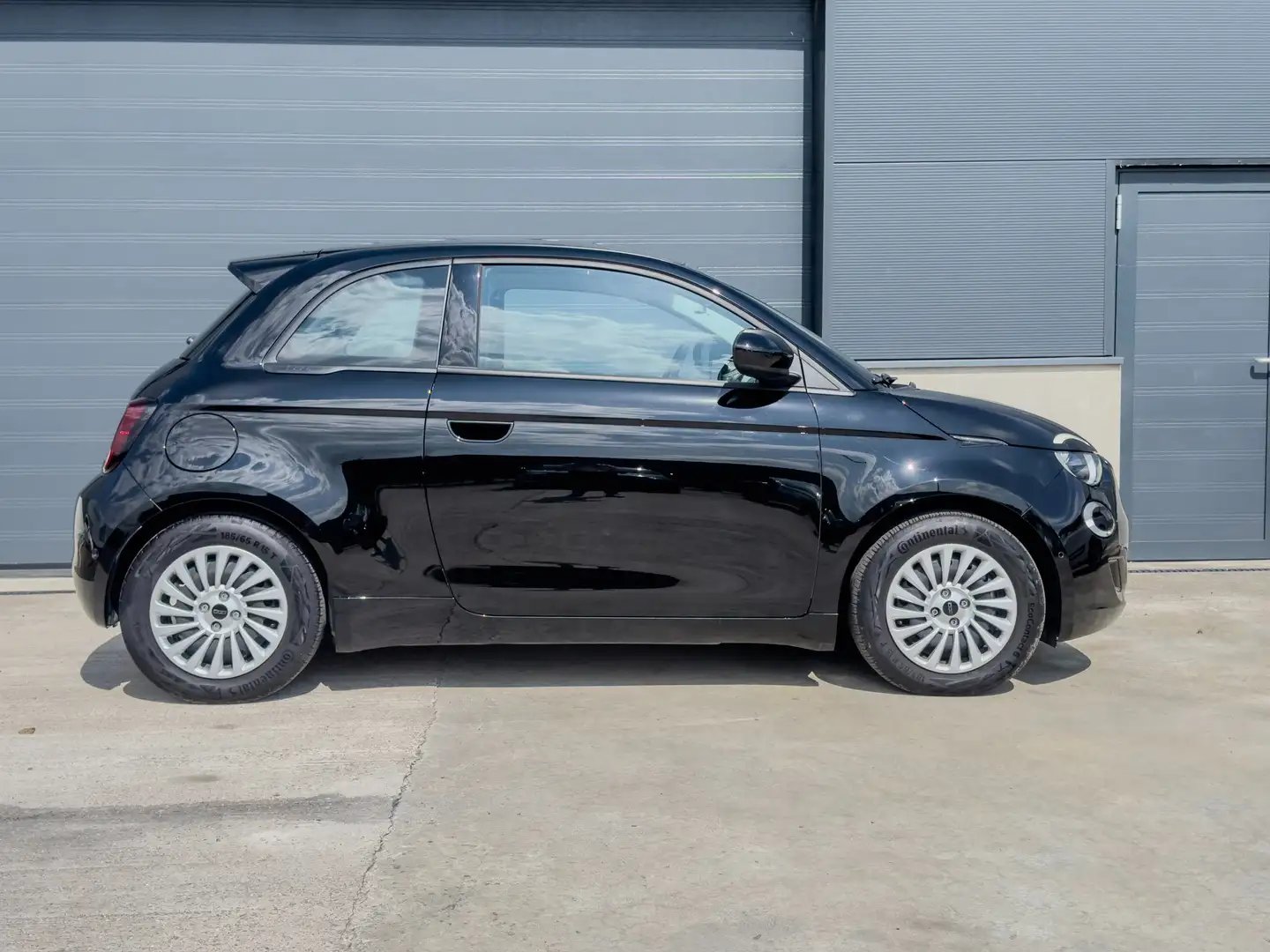 Fiat 500 Electric Long Range 320 km / Camera / 14.831km Black - 2